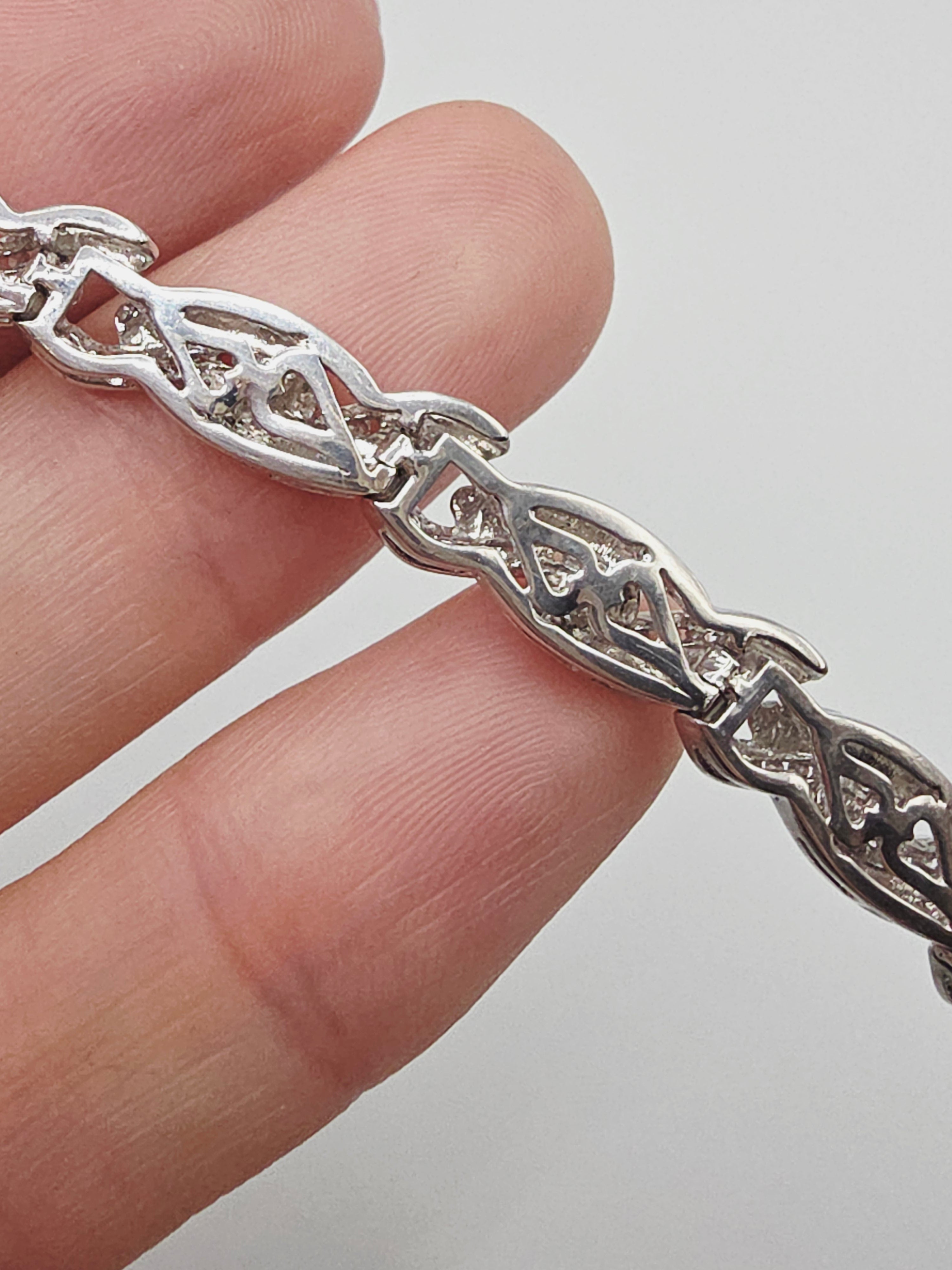 Heng Ngai 925 Sterling Silver 0.25 TW Diamond Link Bracelet - 7.25 Inch