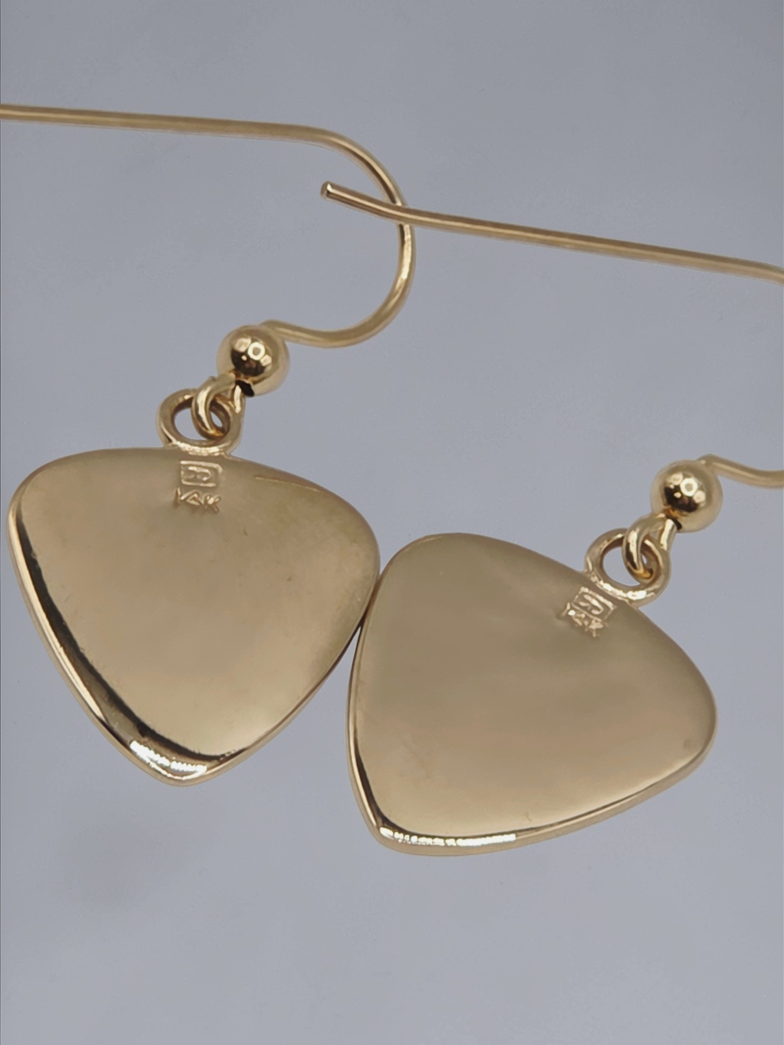 Jeffrey David Guitar Pick Solid 14K Yellow Gold Dangle Earrings Music