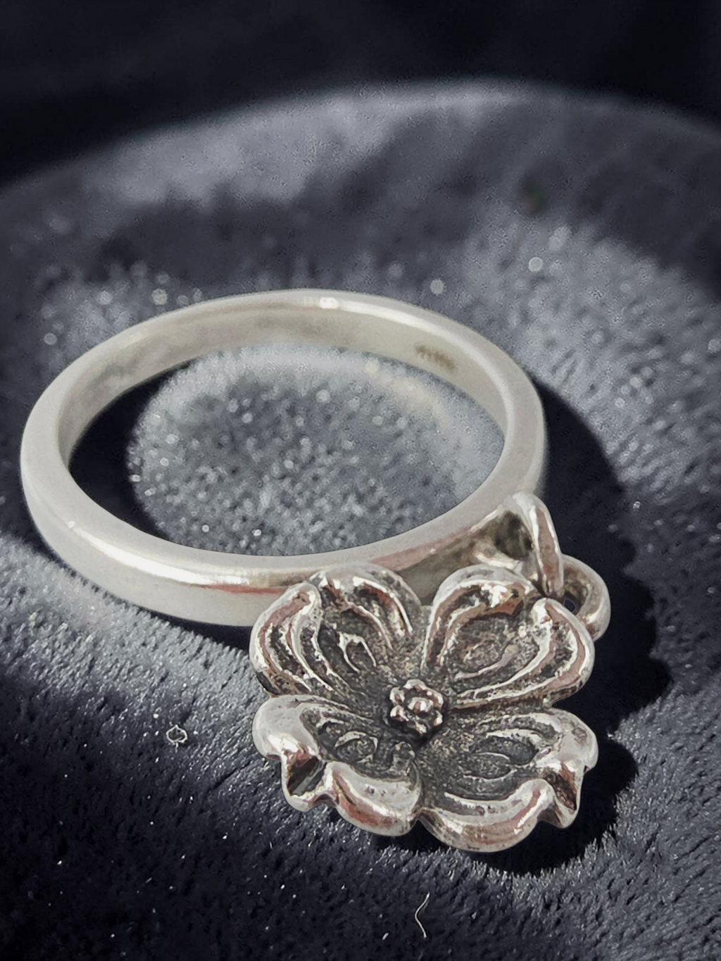 RETIRED James Avery Dogwood Flower Charm Ring - Size 5