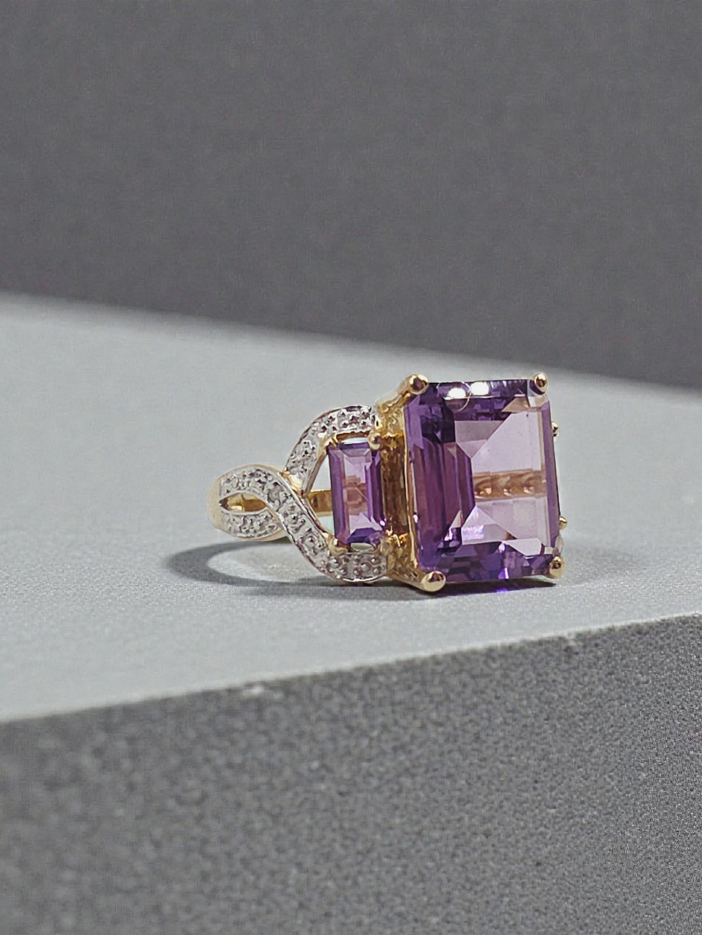 Solid 10K Yellow Gold Ring with Amethysts & Diamond Accents - Size 6.25
