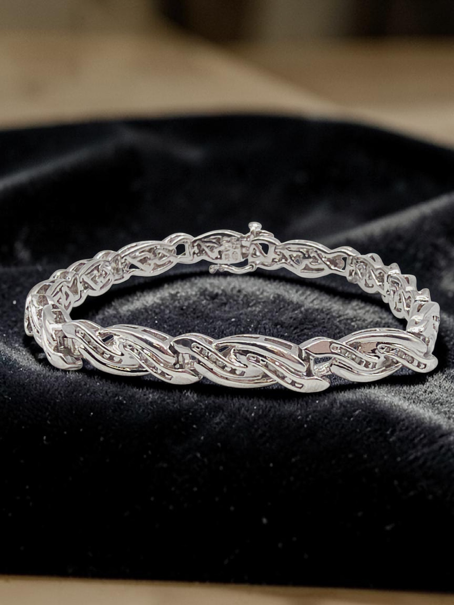 Heng Ngai 925 Sterling Silver 0.25 TW Diamond Link Bracelet - 7.25 Inch