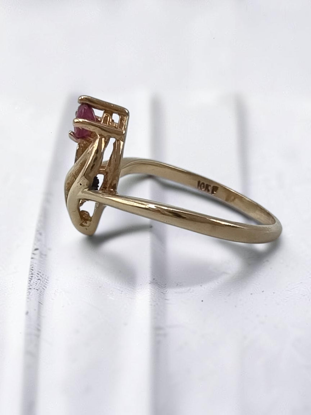Solid 10K Yellow Gold Ruby Flower and Diamond Leaf Swirl Ring - Size 4