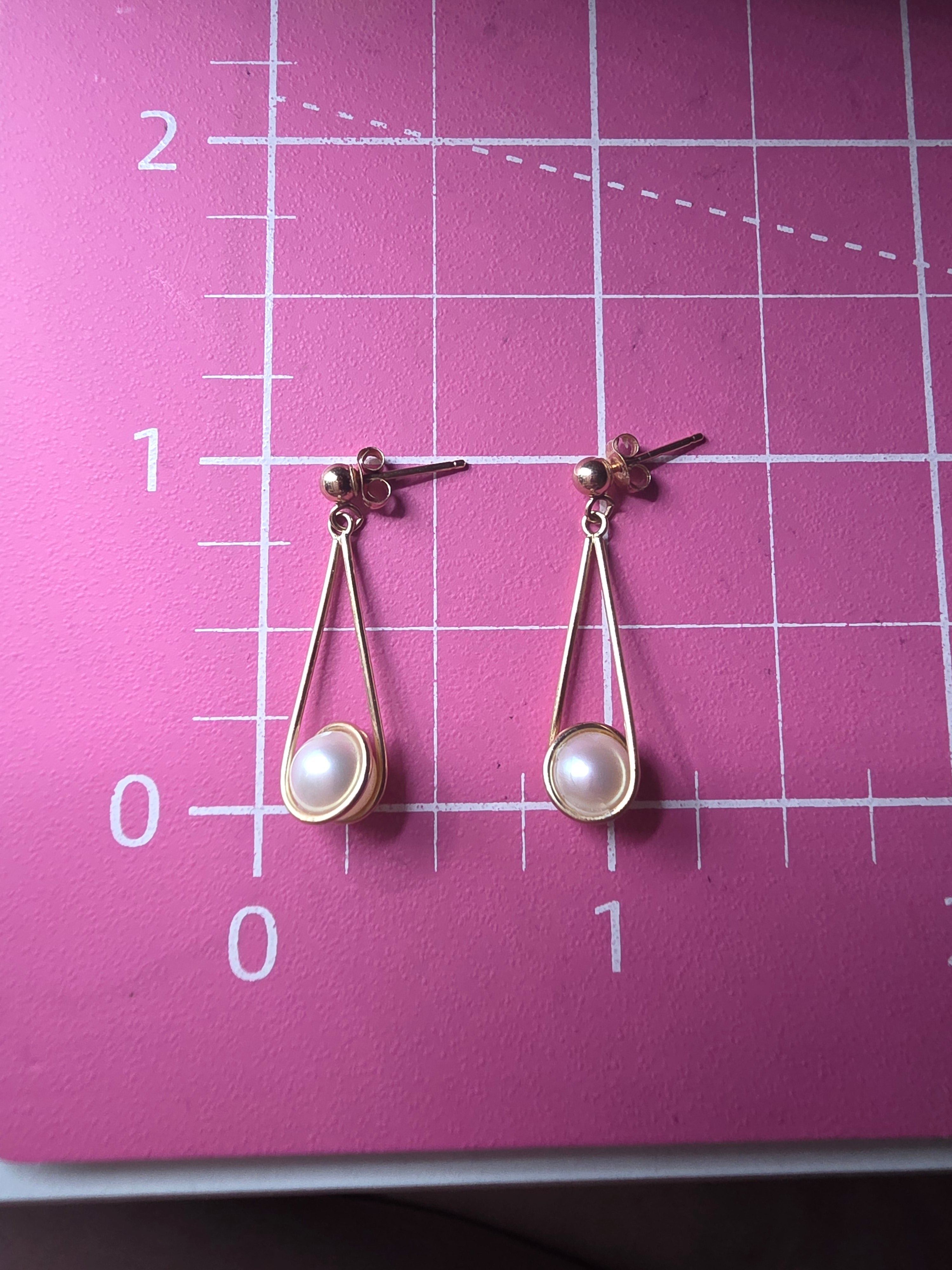 Solid 14K Yellow Gold Pearl Dangle Earrings Teardrop Frame Drop Design
