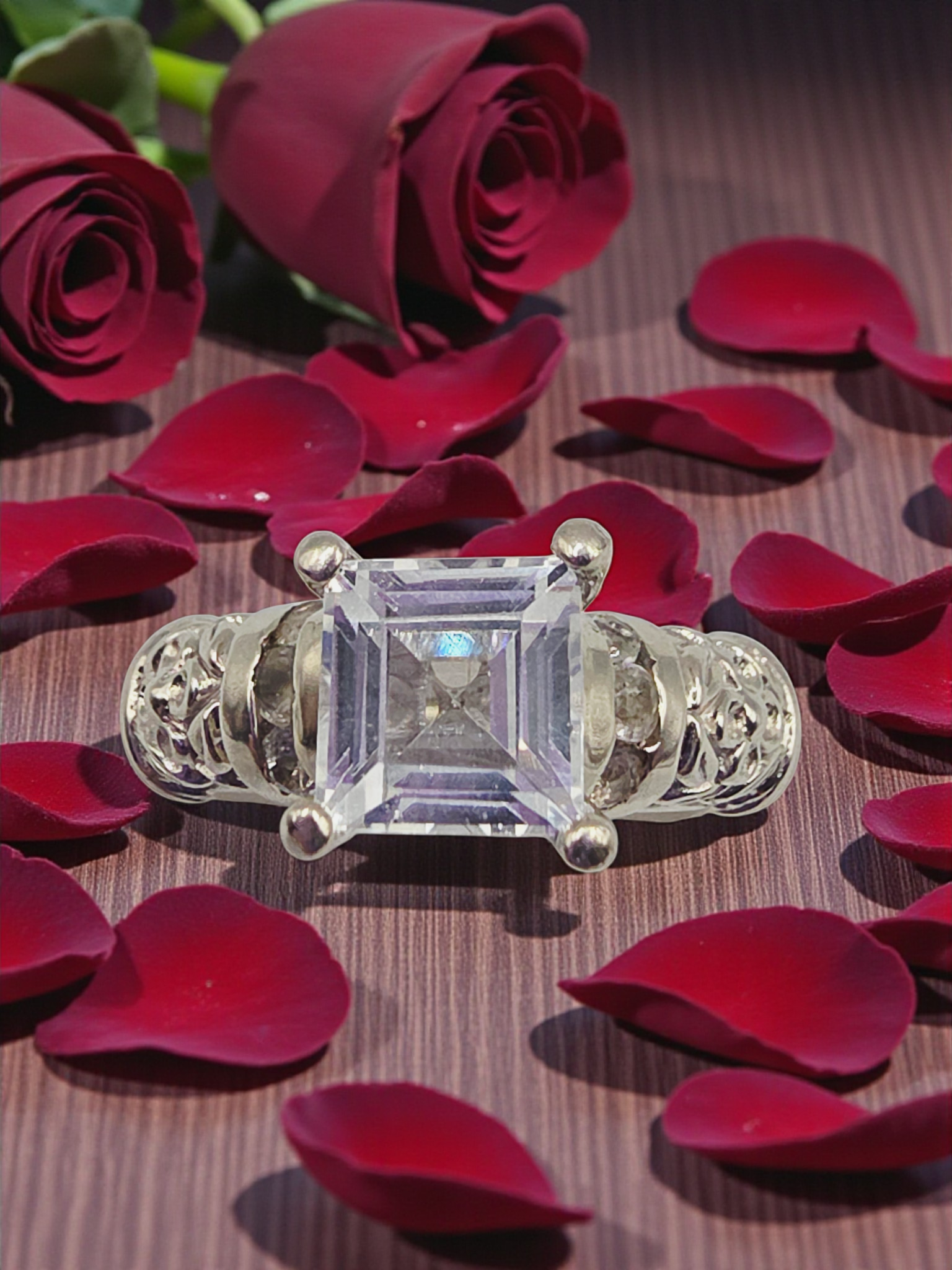 Vintage Solid 10K White Gold Antique Ring with Princess Cut Topaz - Size 7