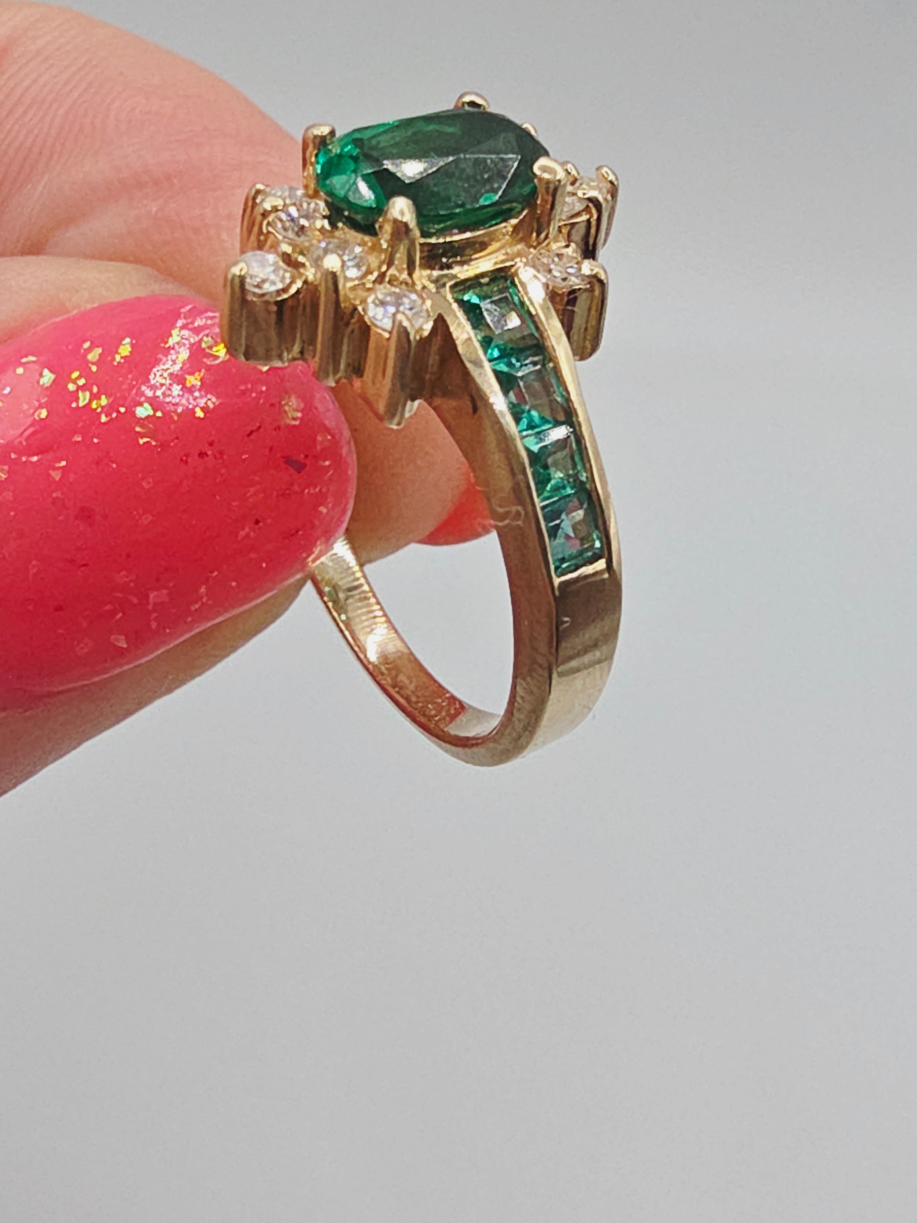 Solid 14K Gold Ring with Oval Lab-Created Emerald & Diamonds – Sz 5.25