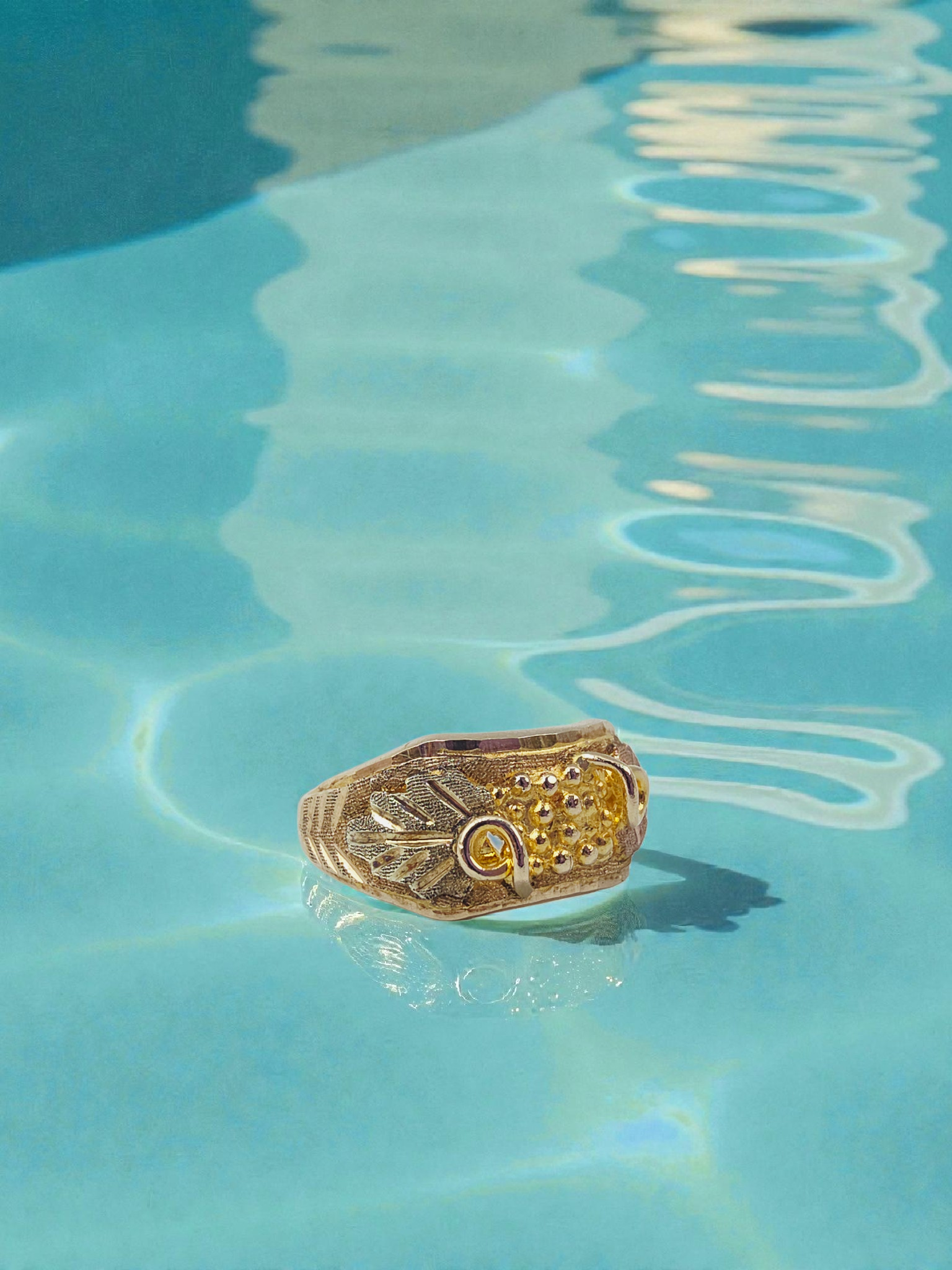 Black Hill Solid 10K Yellow Gold Ring with Tri-Color Grape Leaf Accents Sz 5.25