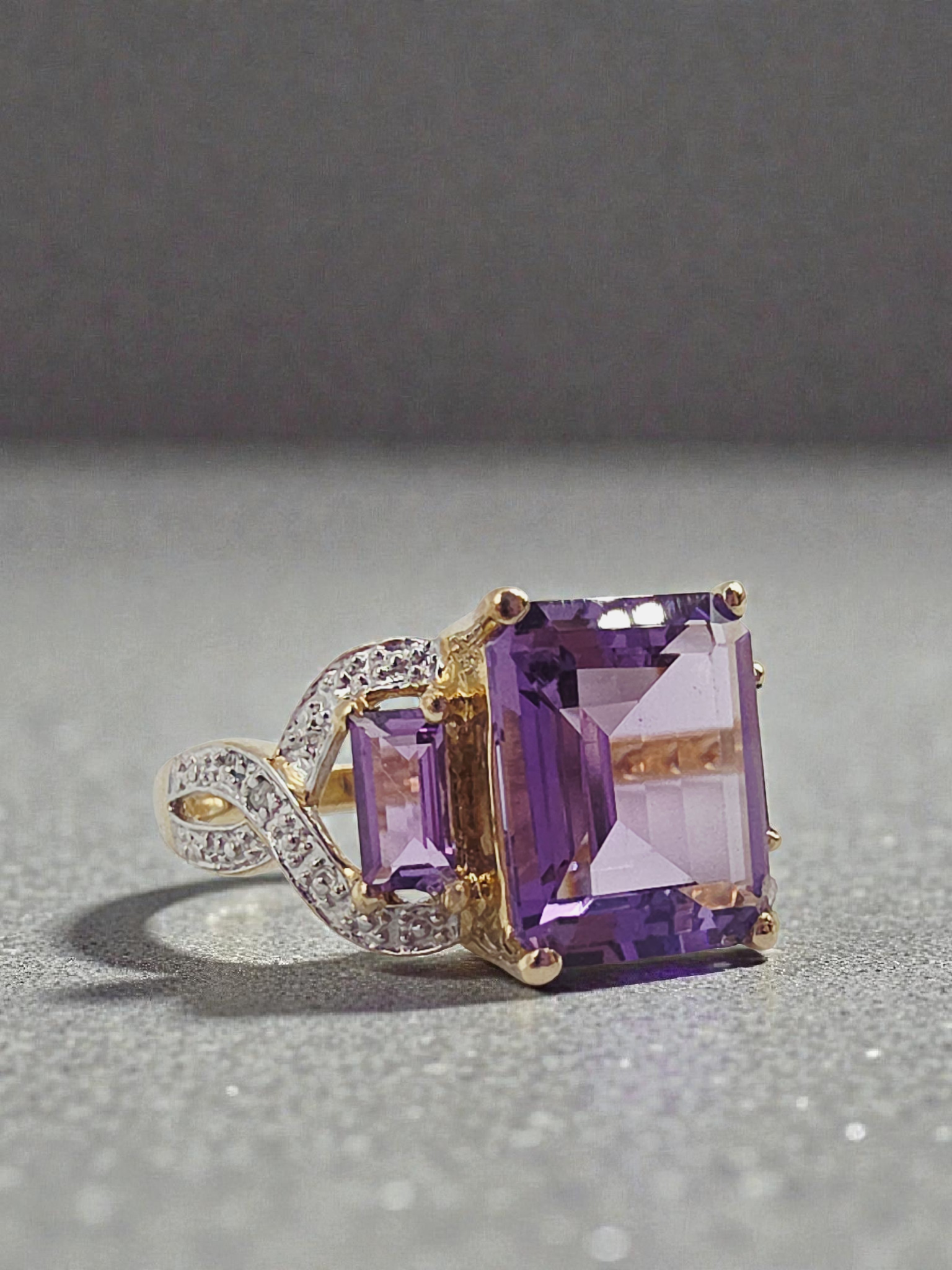 Solid 10K Yellow Gold Ring with Amethysts & Diamond Accents - Size 6.25