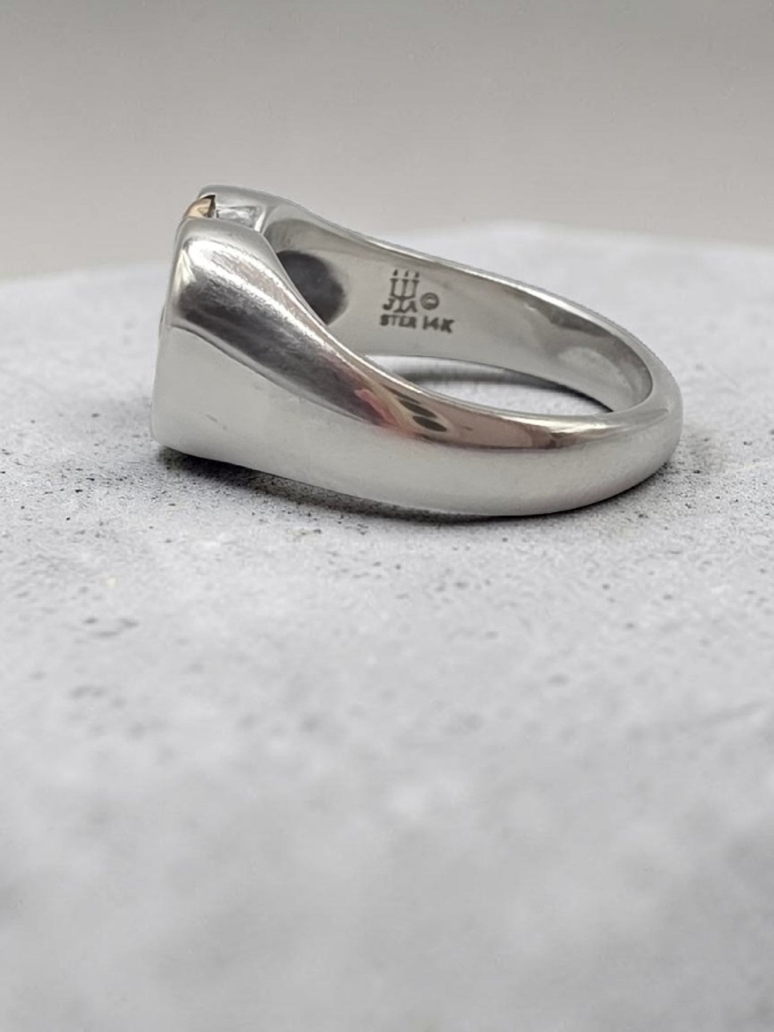 RETIRED James Avery Sterling Silver Heart Ring with 14K Gold Cross Size 6