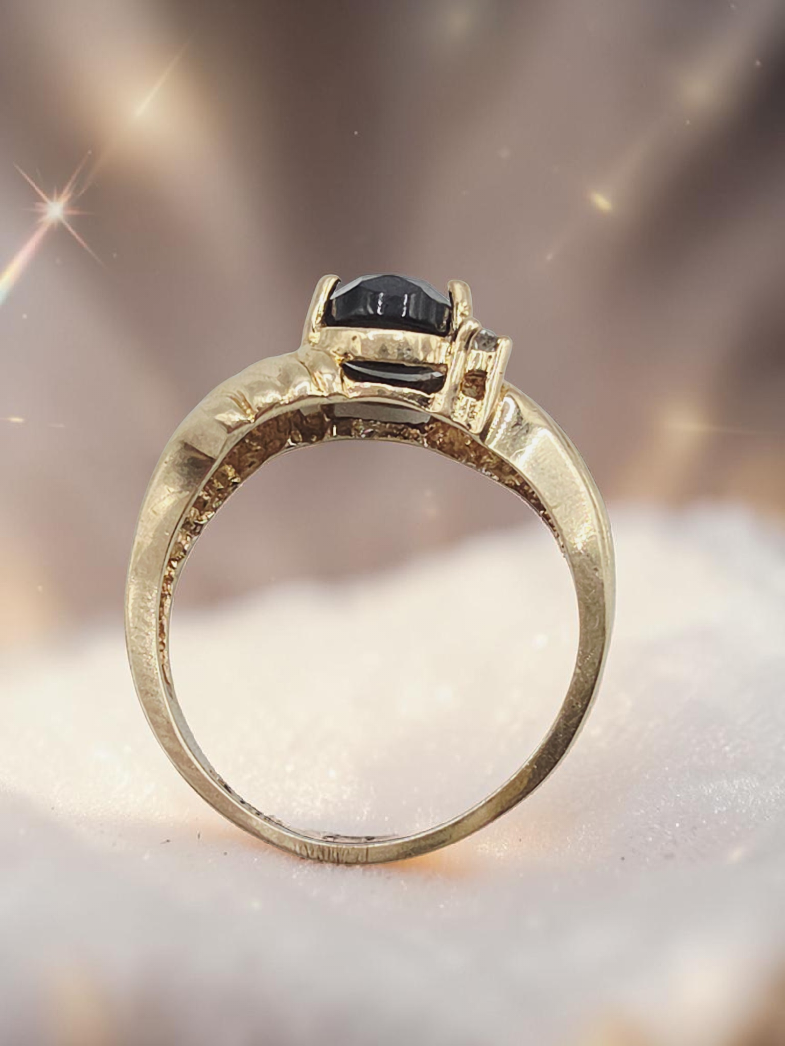 Solid 10K Yellow Gold Ring with Oval-Cut Black Onyx & Diamond Accents – Size 6.5