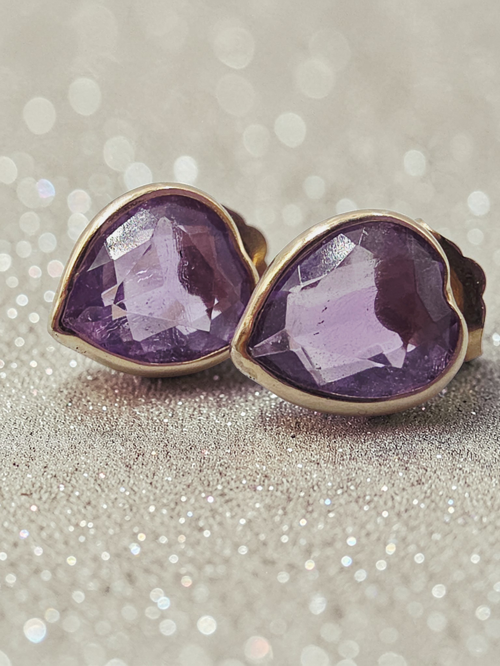 Solid 14K Yellow Gold Stud Earrings with Heart-Cut Amethyst