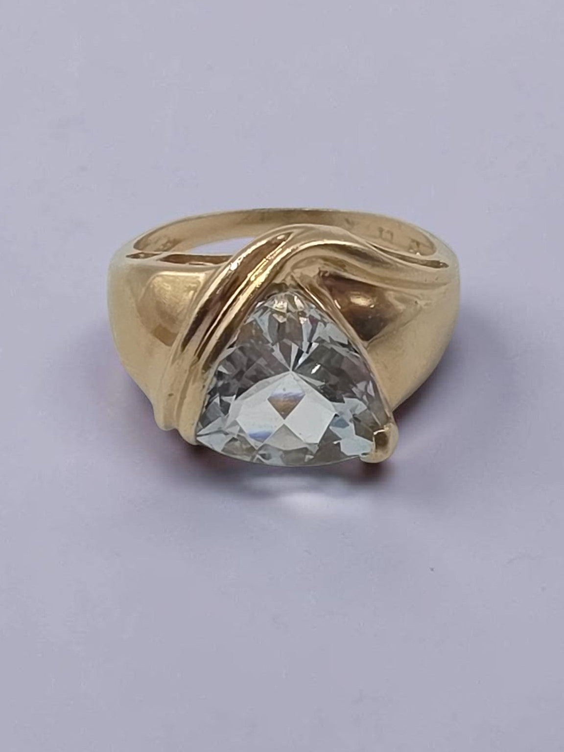 Caspian International Solid 10K Yellow Gold Trillion Cut Aquamarine Ring - Size 7.25