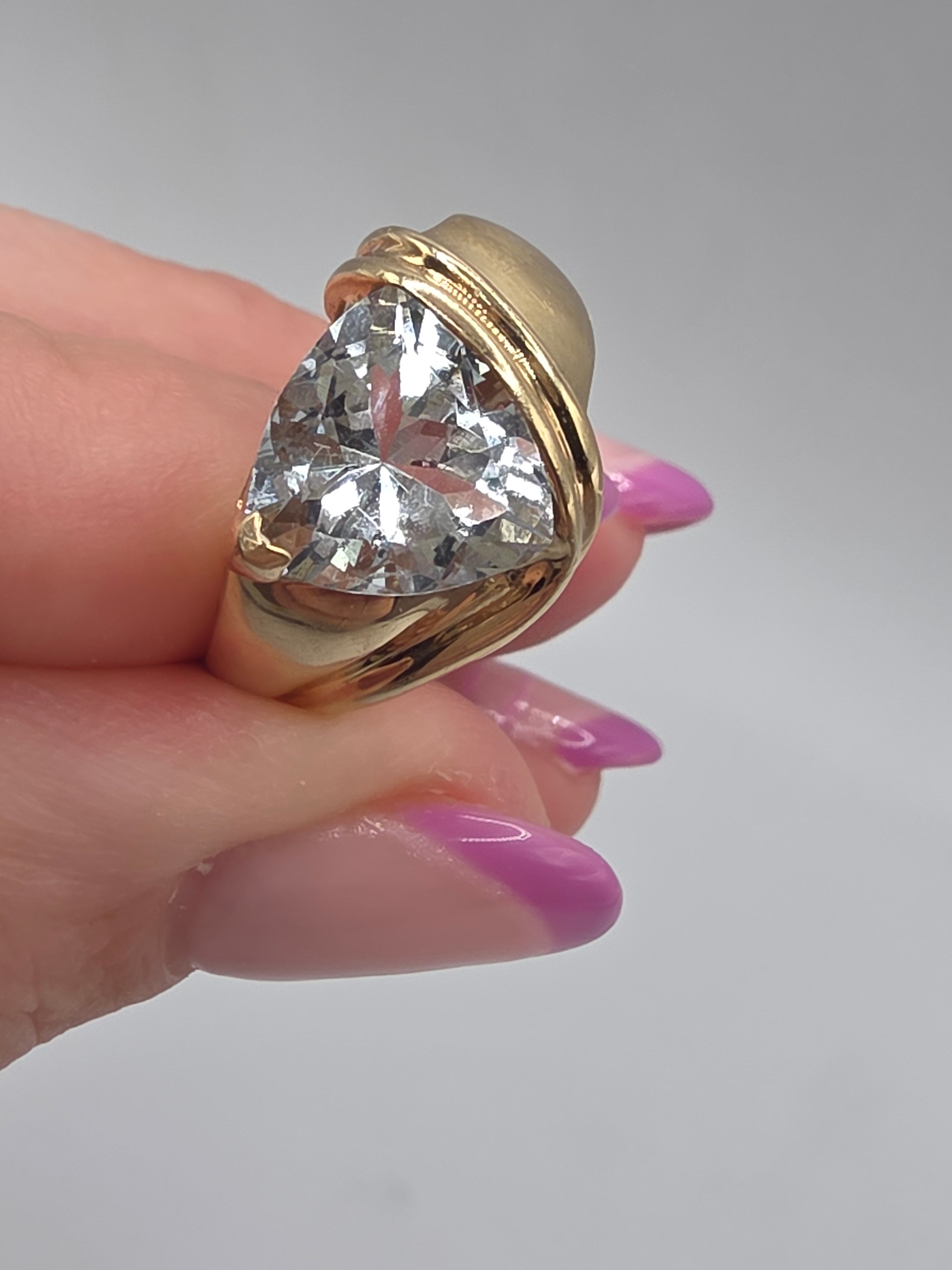 Caspian International Solid 10K Yellow Gold Trillion Cut Aquamarine Ring - Size 7.25