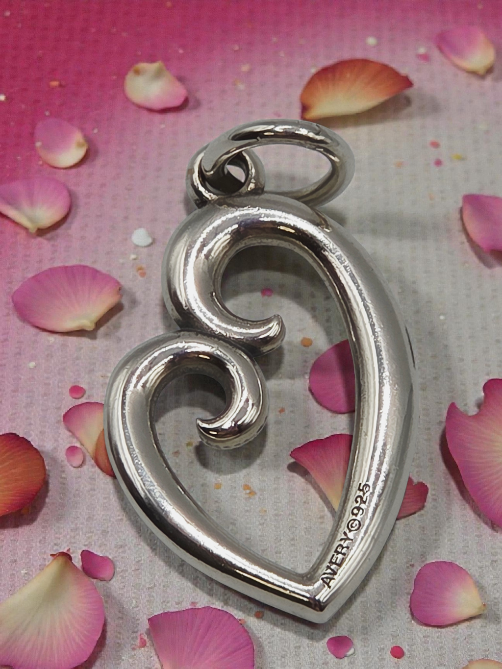James Avery 925 Sterling Silver Mothers Love Heart Charm Pendant