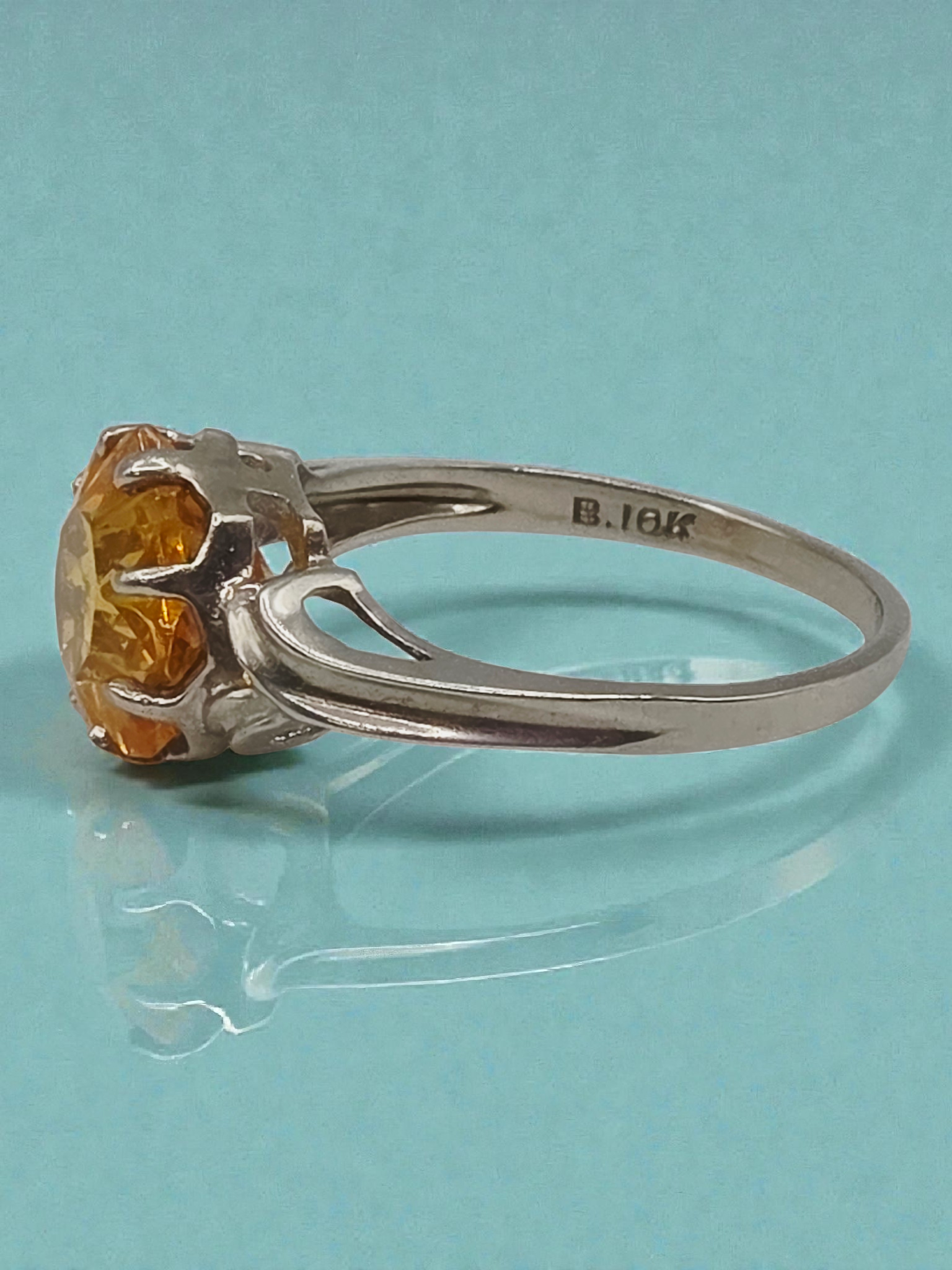 Solid 10K Gold Ring with Flower-Cut Golden Orange Canary Sapphire - Sz 7.5