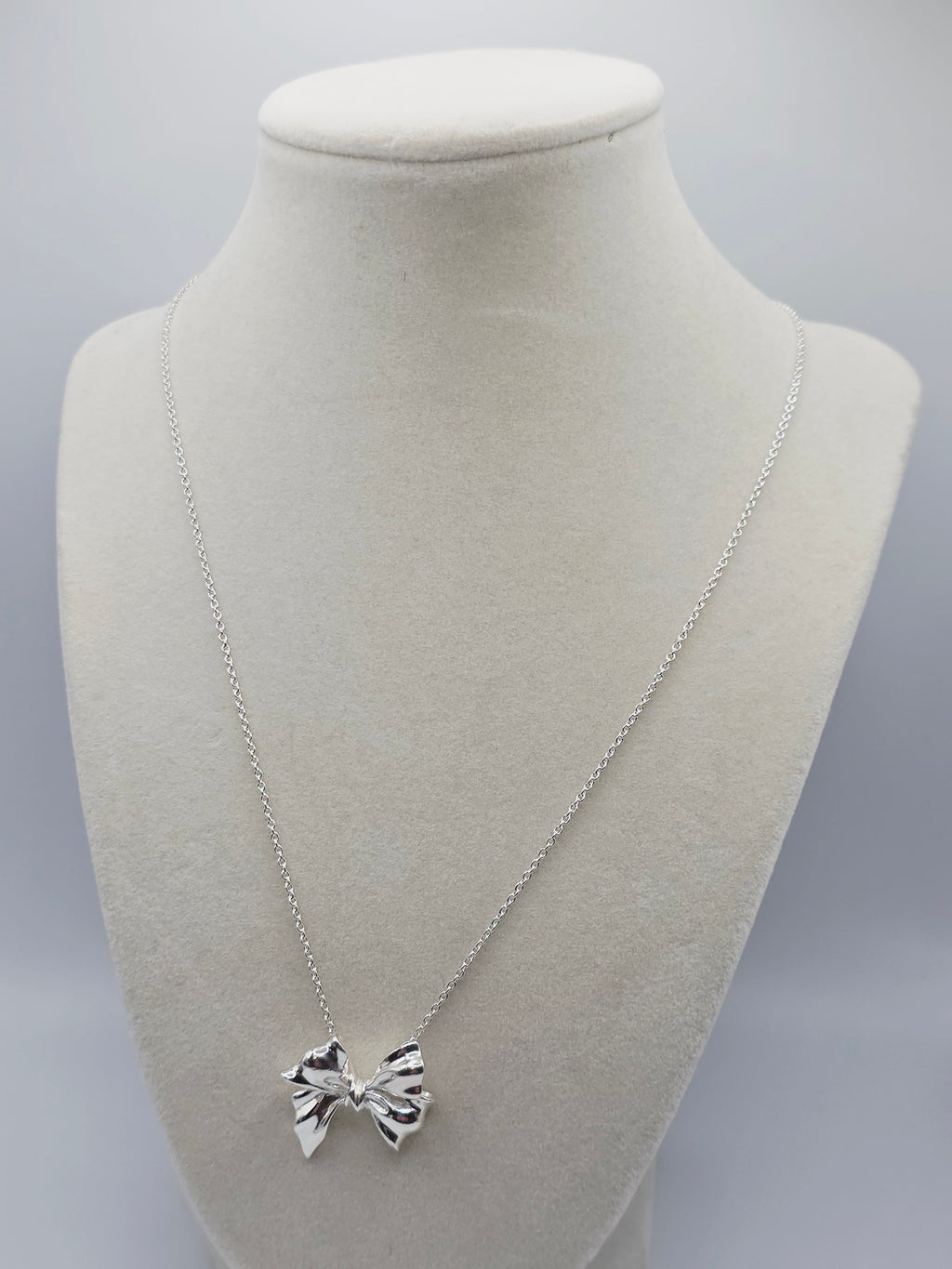 Tiffany & Co. 925 Sterling Silver Necklace with Bow Pendant 20 Inches