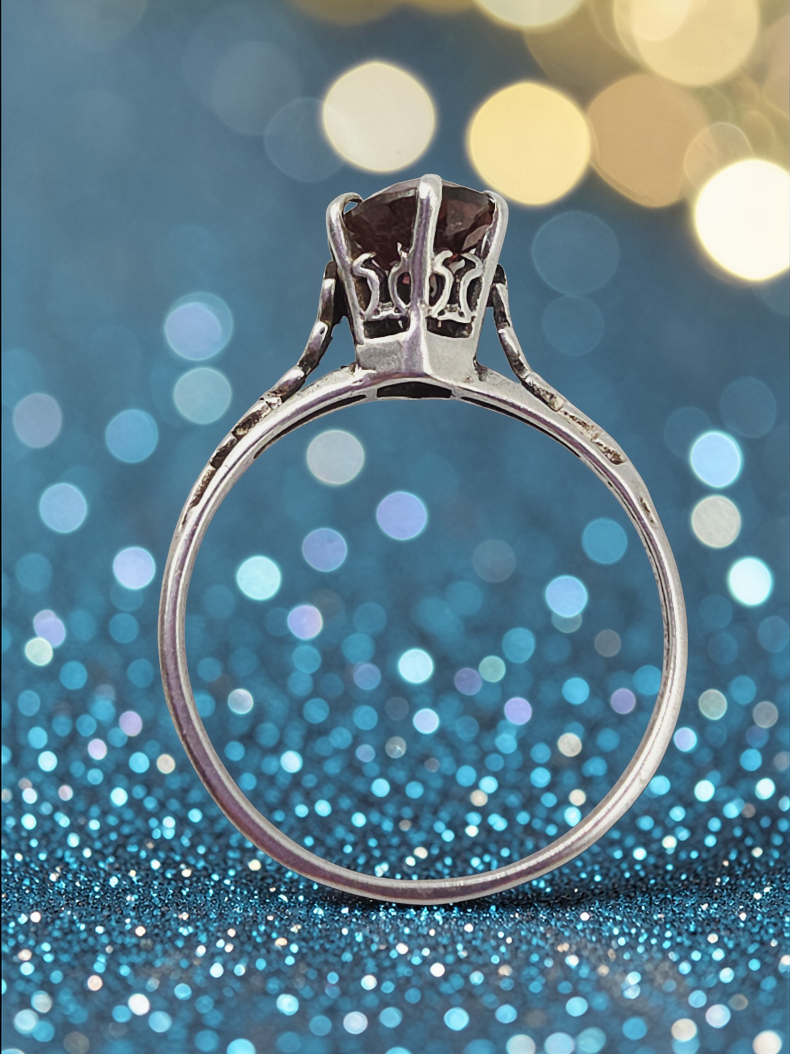 Solid 10K White Gold Raspberry Garnet Rhodolite Solitare Ring - Size 6.25