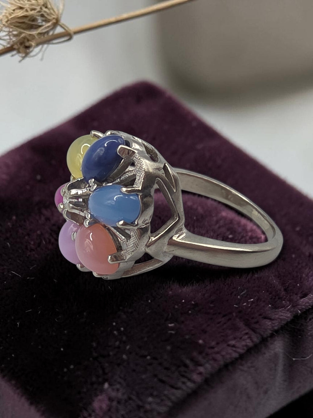 Stunning Solid 10K White Gold Diamond & Rainbow Star Sapphire Halo Ring - Size 6
