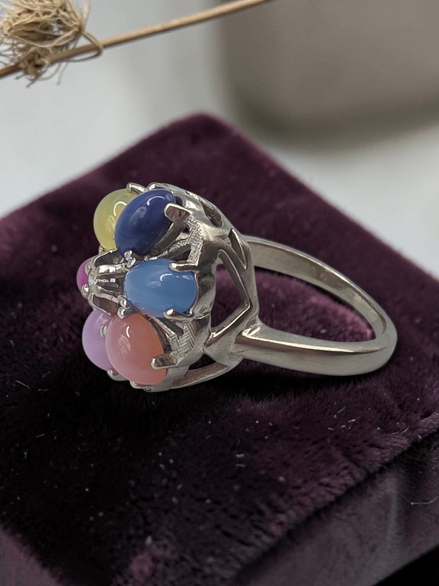 Stunning Solid 10K White Gold Diamond & Rainbow Star Sapphire Halo Ring - Size 6