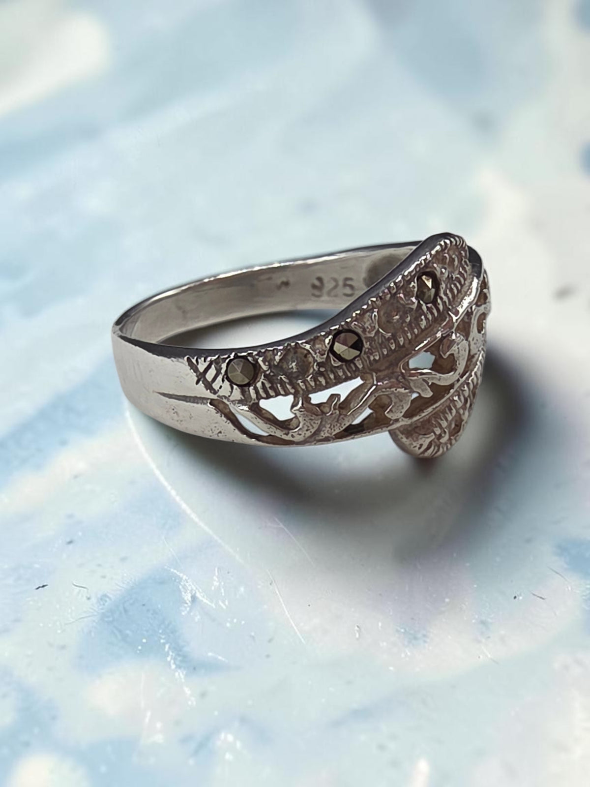 Vintage Sterling Silver Unique Pattern Engraved Ring Size 7.5