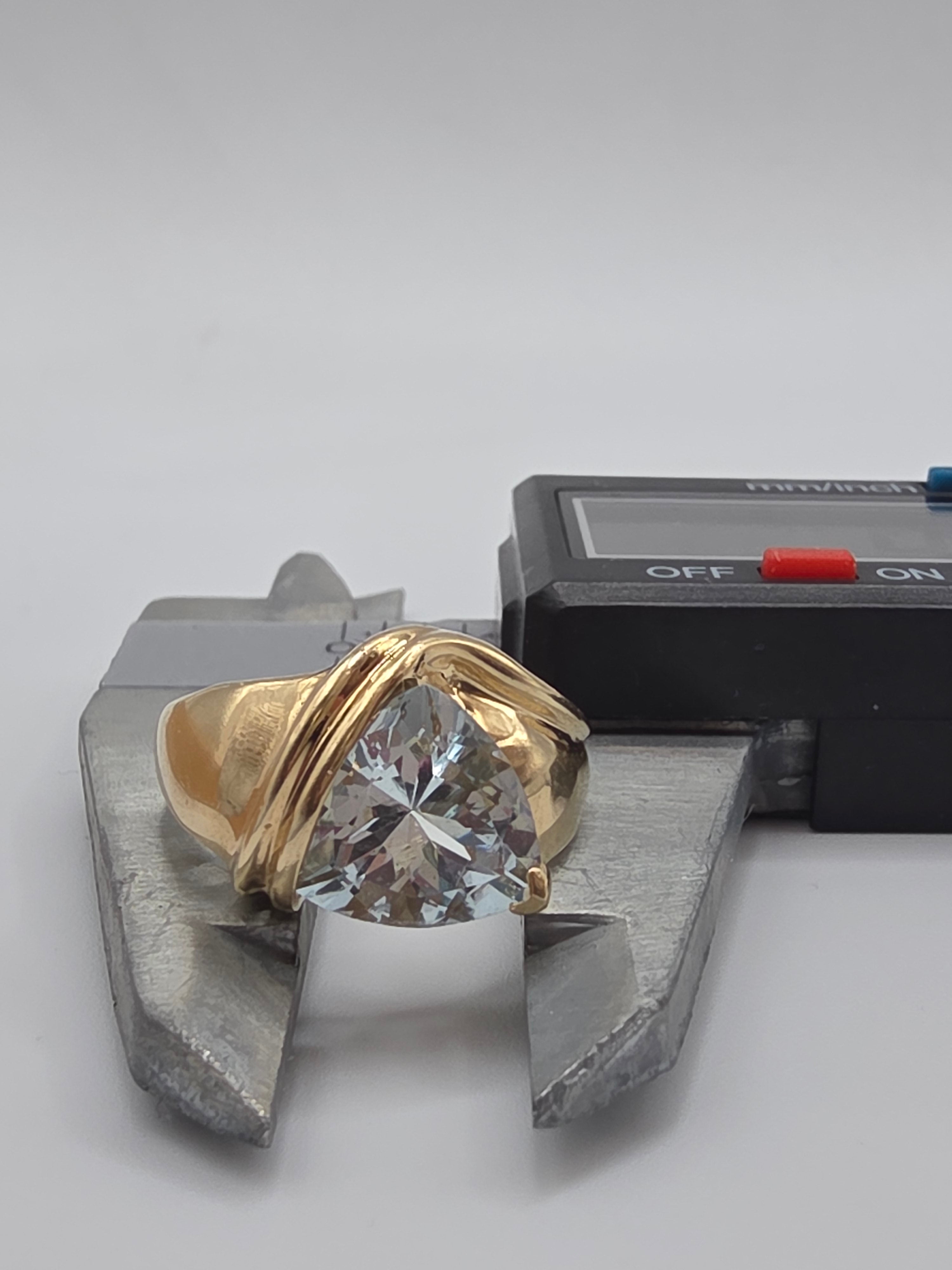 Caspian International Solid 10K Yellow Gold Trillion Cut Aquamarine Ring - Size 7.25