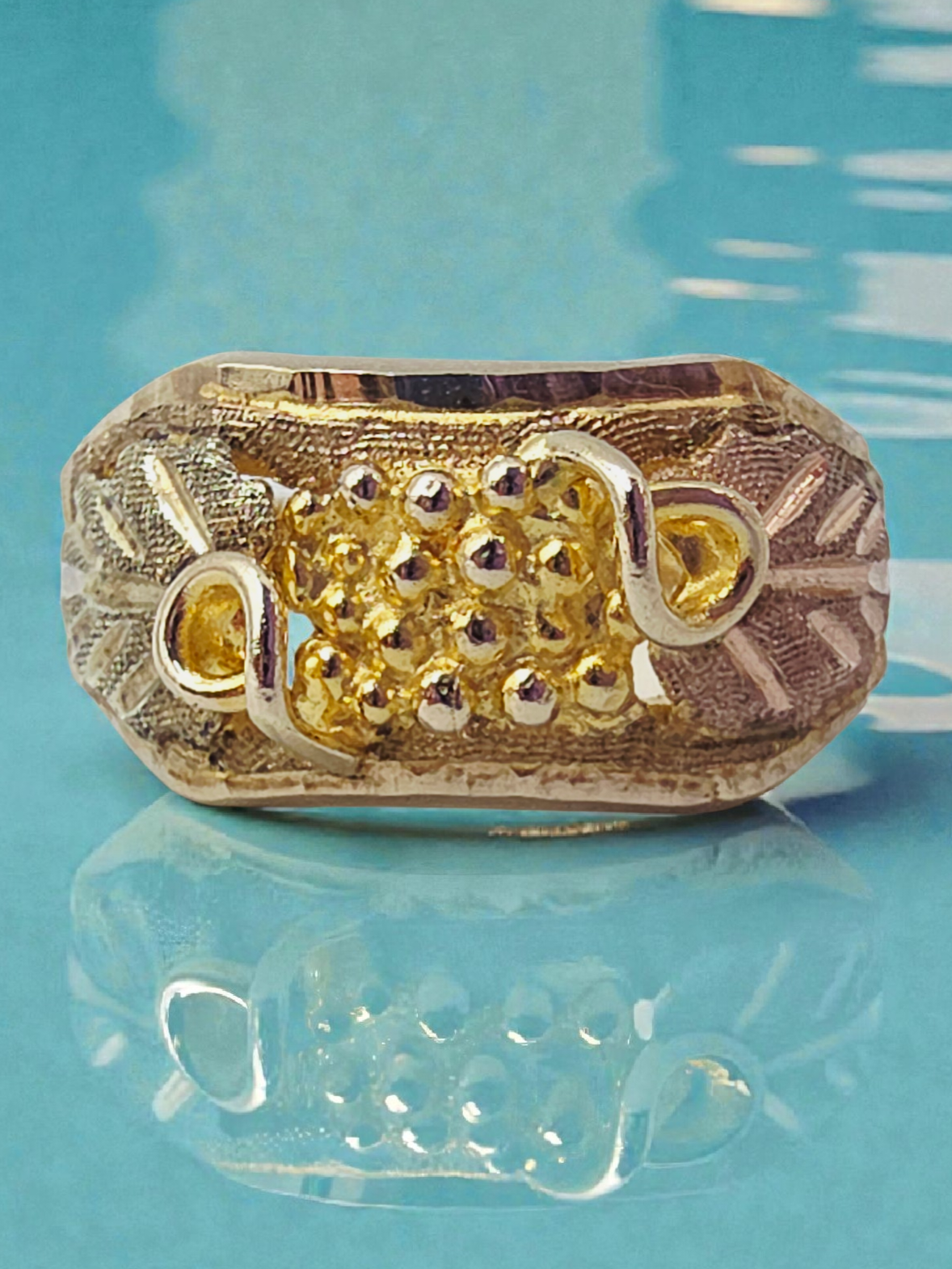 Black Hill Solid 10K Yellow Gold Ring with Tri-Color Grape Leaf Accents Sz 5.25