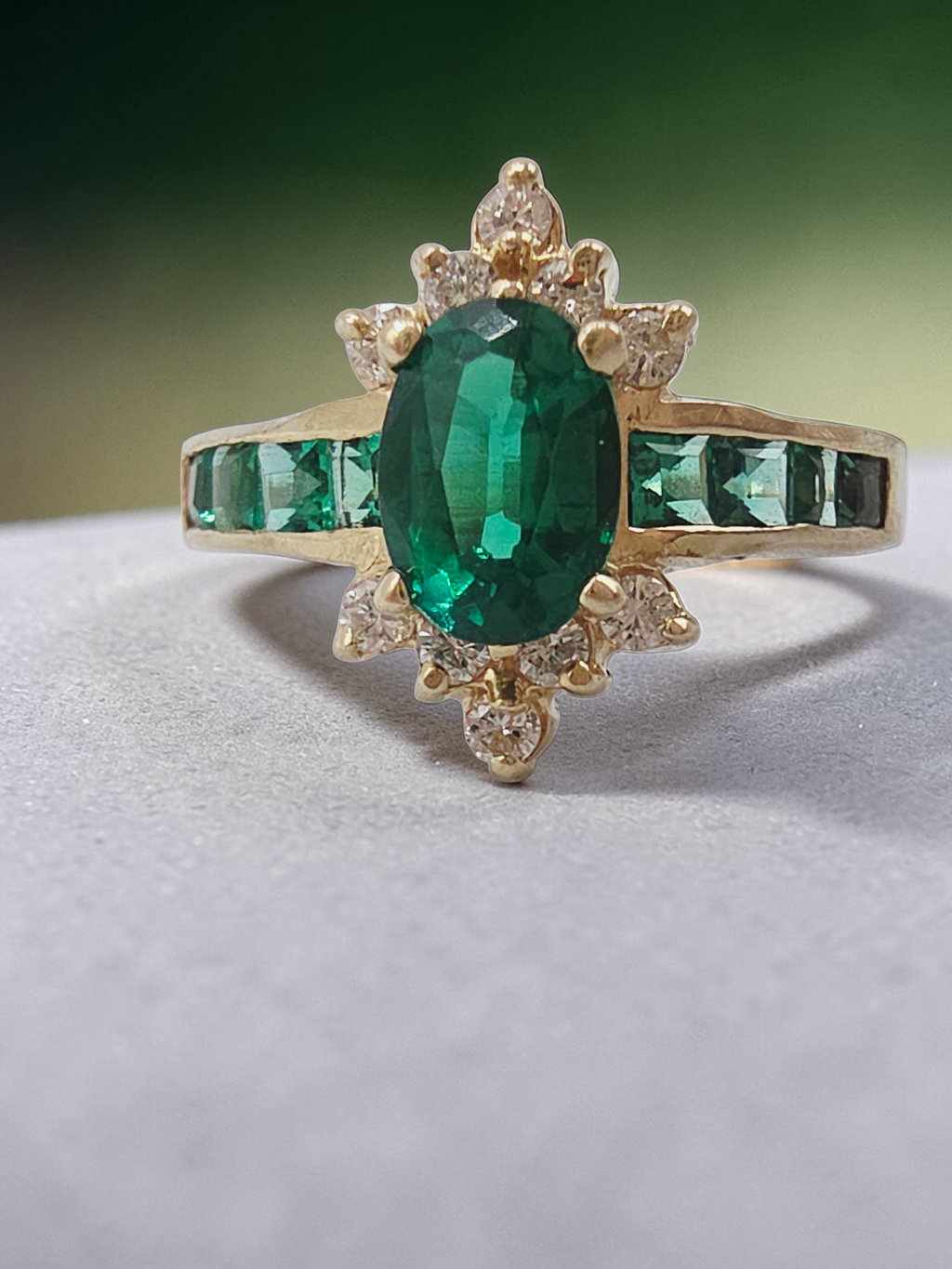 Solid 14K Gold Ring with Oval Lab-Created Emerald & Diamonds – Sz 5.25