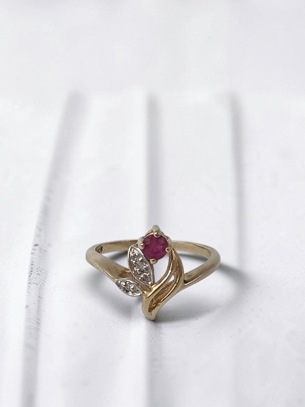 Solid 10K Yellow Gold Ruby Flower and Diamond Leaf Swirl Ring - Size 4