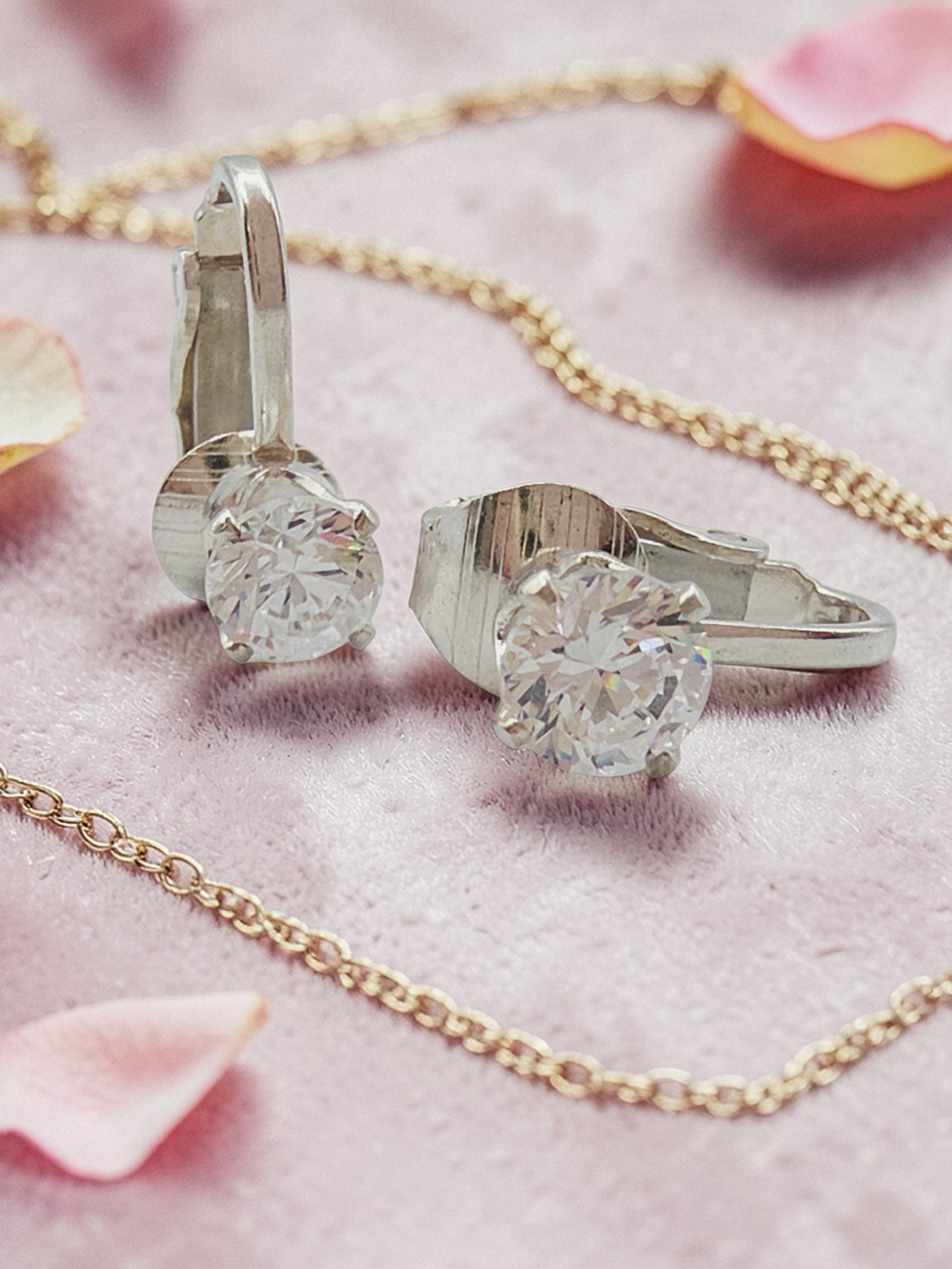 925 Sterling Silver Leverback Earrings with Round Cubic Zirconia