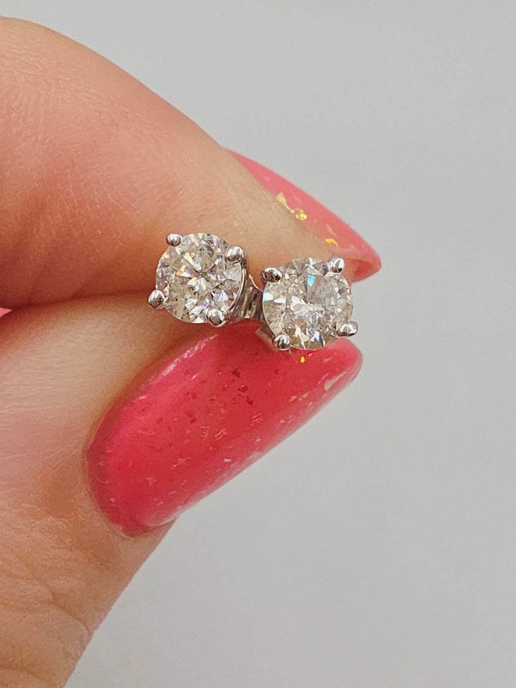 Solid 14K White Gold Diamond Stud Earrings Round Brilliant