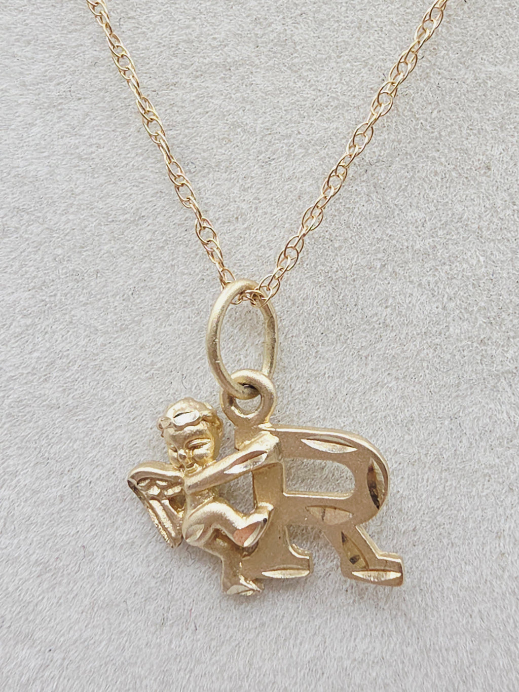 Michael Anthony Solid 10K Letter R Pendant Necklace with Angel - 15 Inch