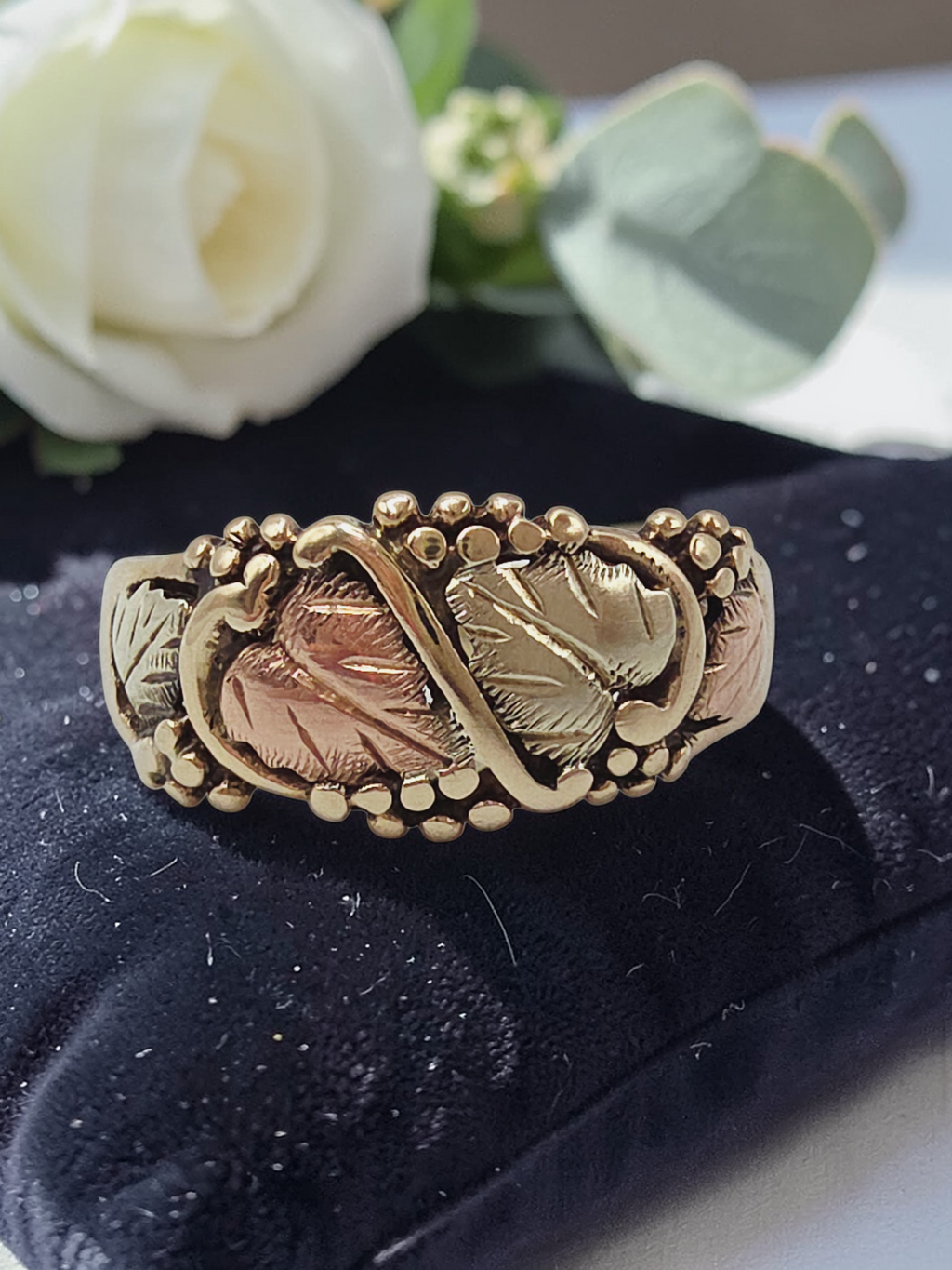 Black Hills Solid 10K Gold Grape Leaf Ring Band - Size 13.25