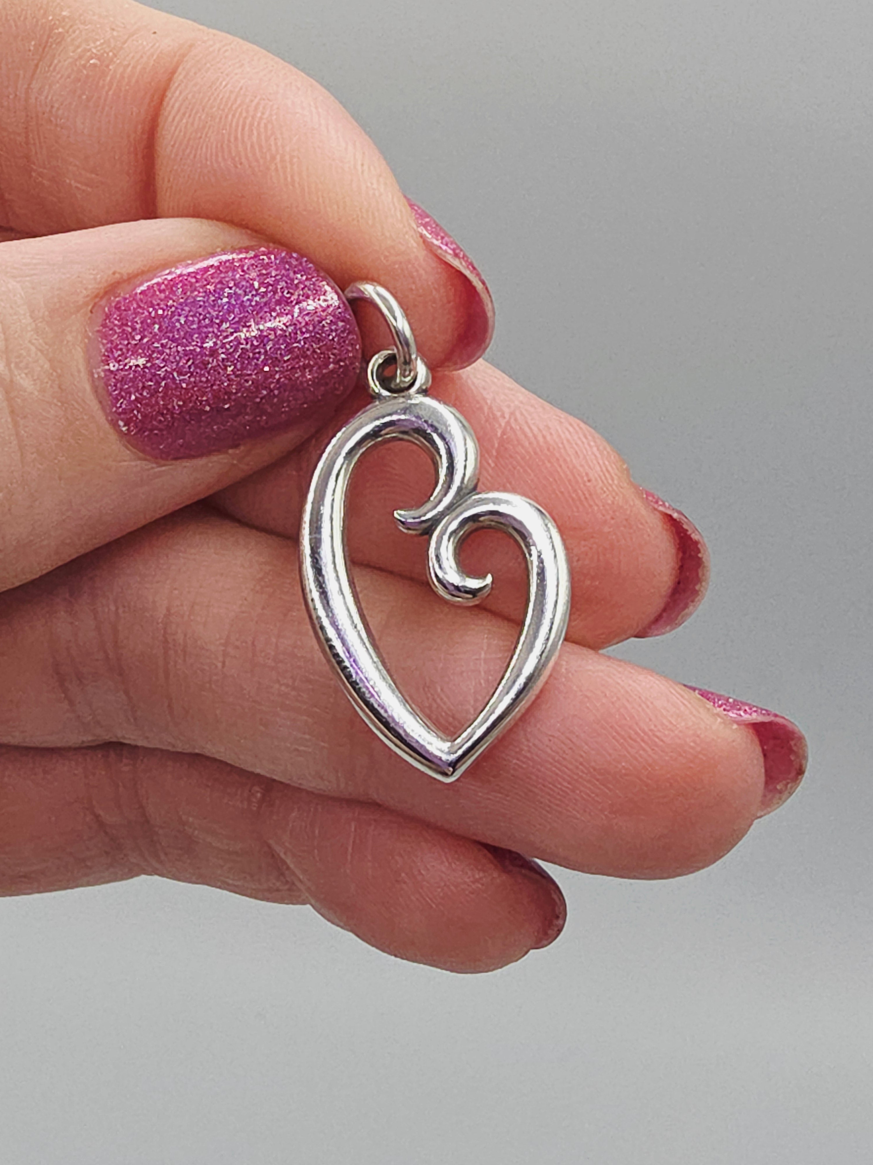 James Avery 925 Sterling Silver Mothers Love Heart Charm Pendant