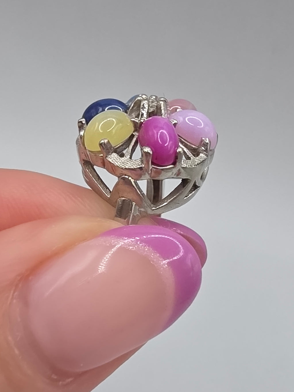 Stunning Solid 10K White Gold Diamond & Rainbow Star Sapphire Halo Ring - Size 6