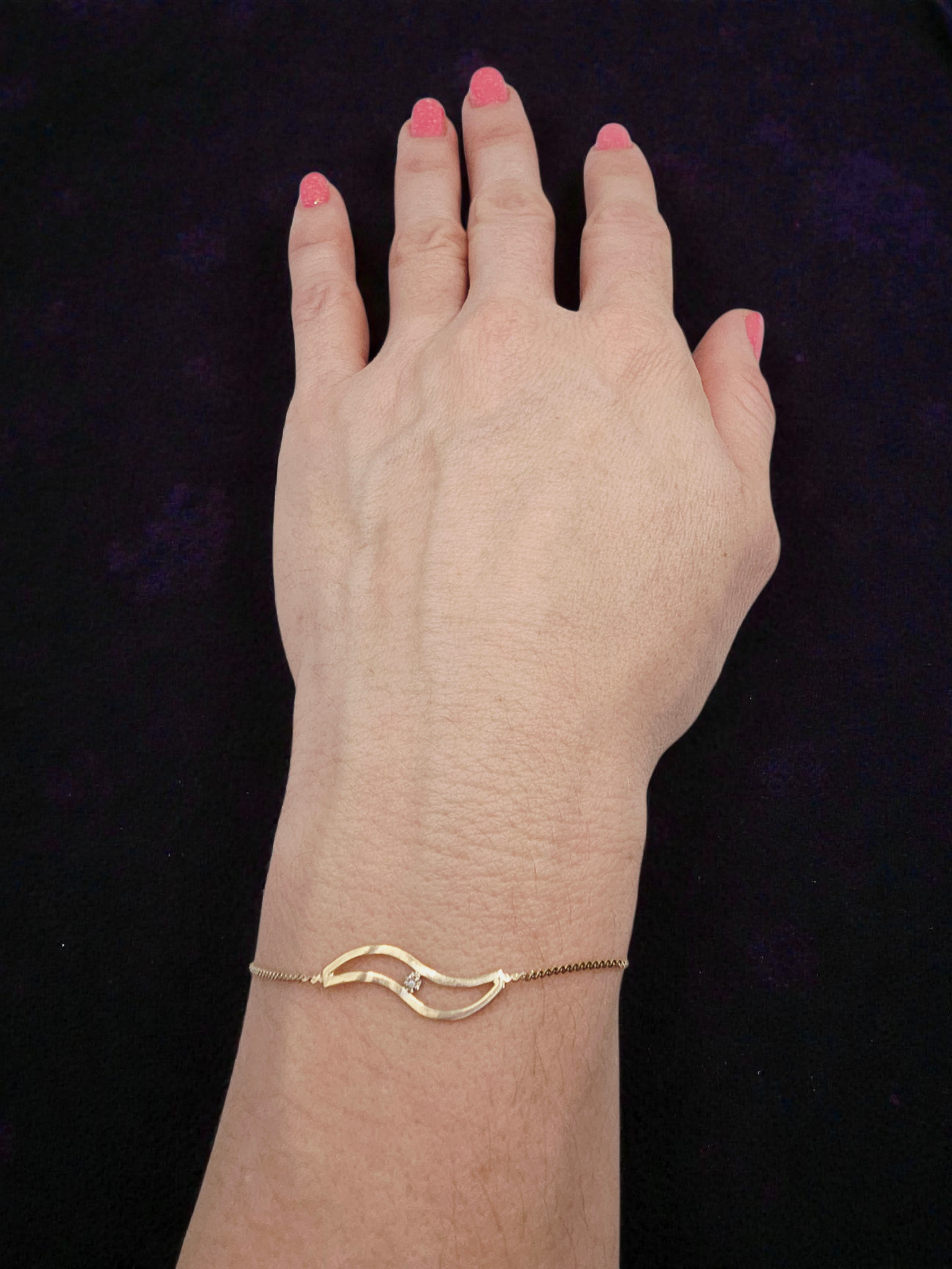 Solid 14K Gold S-Link Serpentine Chain Bracelet wtih Diamond Accent - 7 Inches