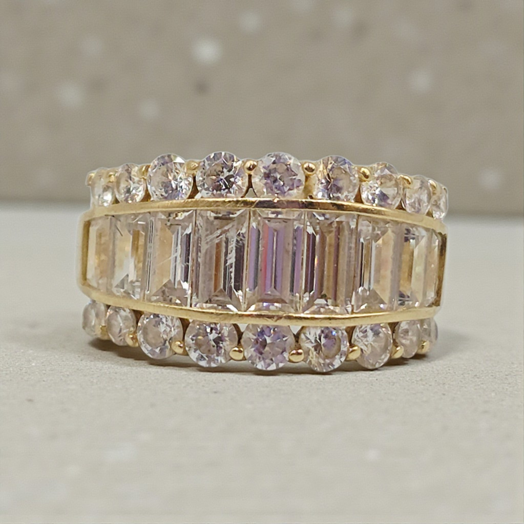 Solid 14K Yellow Gold Ring with Round & Baguette Cut Clear Gemstones – Size 8