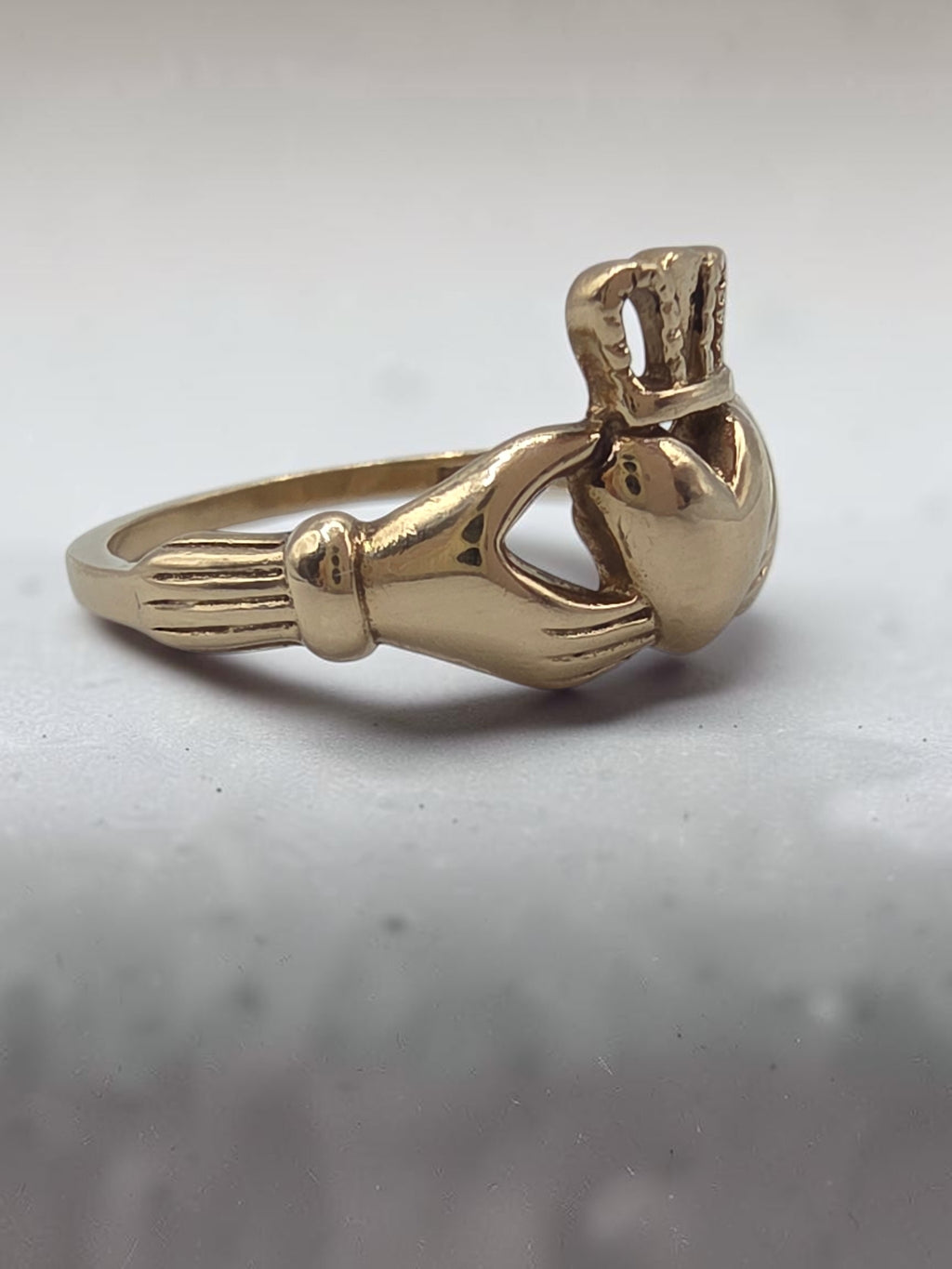 Vintage Michael Anthony Solid 14K Yellow Gold Crown Heart Claddagh Ring - Size 7