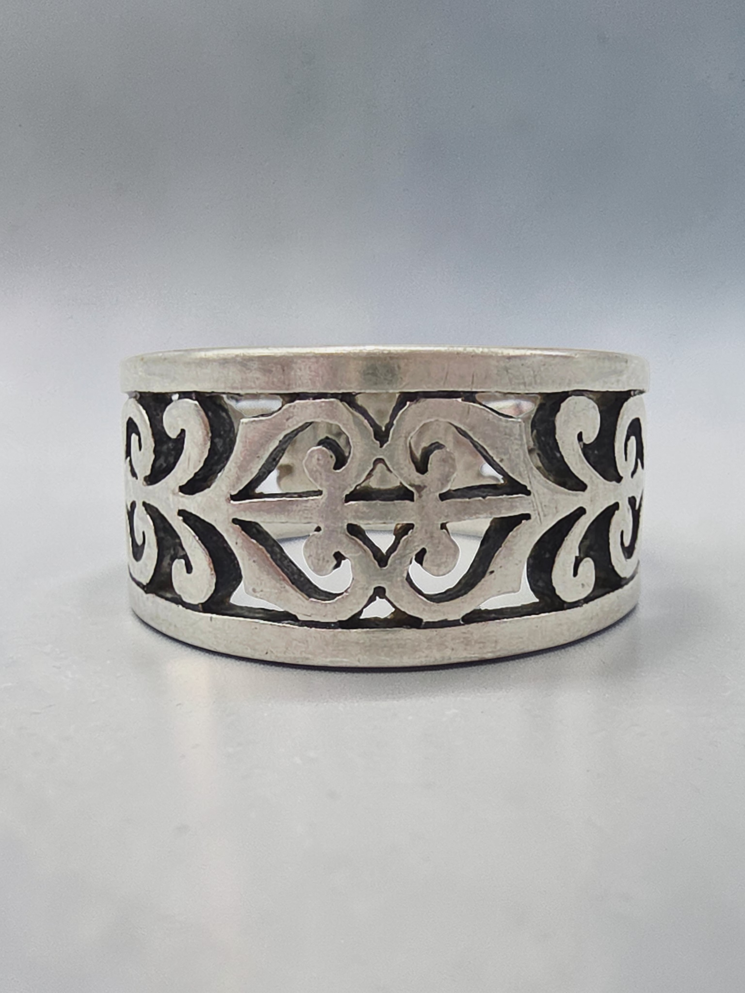 RETIRED James Avery Adorned Open Scrollwork Sterling Silver Ring Size 6