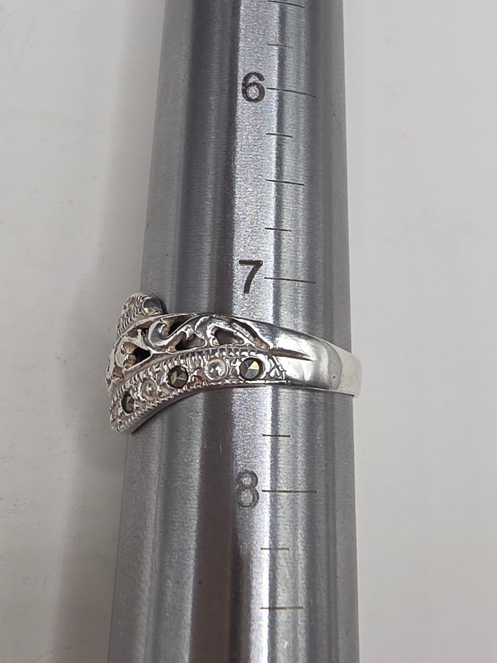 Vintage Sterling Silver Unique Pattern Engraved Ring Size 7.5