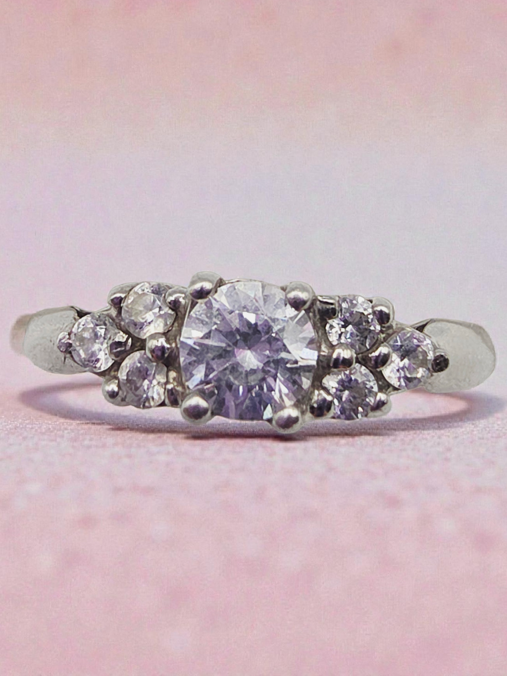 Solid 10K White Gold Ring with Gemstone Cluster – Size 5.25