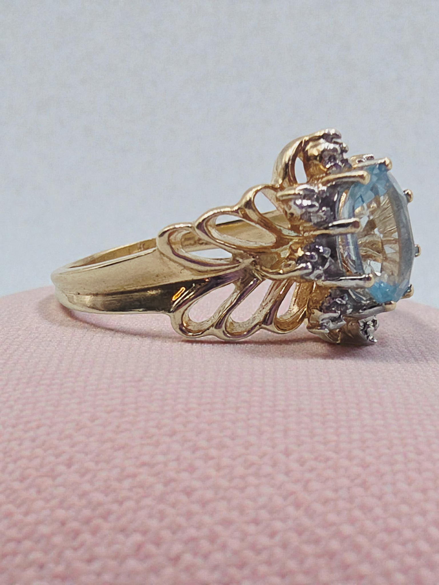 Solid 10K Yellow Gold Ring with Blue Topaz & Diamond Accents - Size 7.75