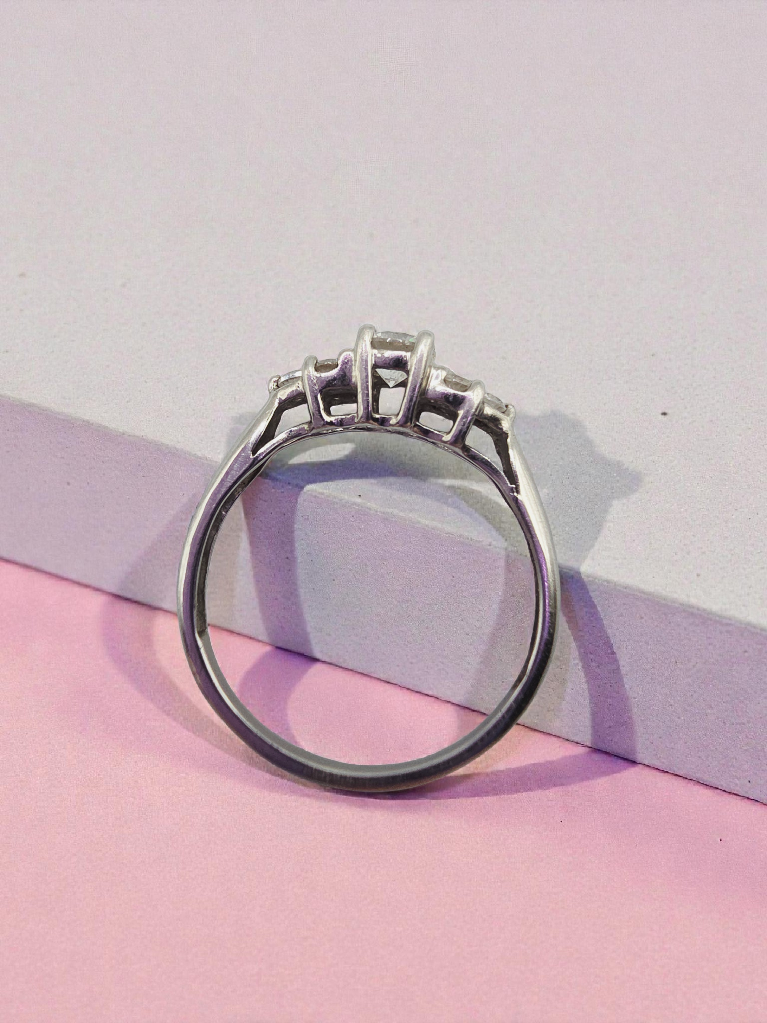 Solid 10K White Gold Ring with Gemstone Cluster – Size 5.25