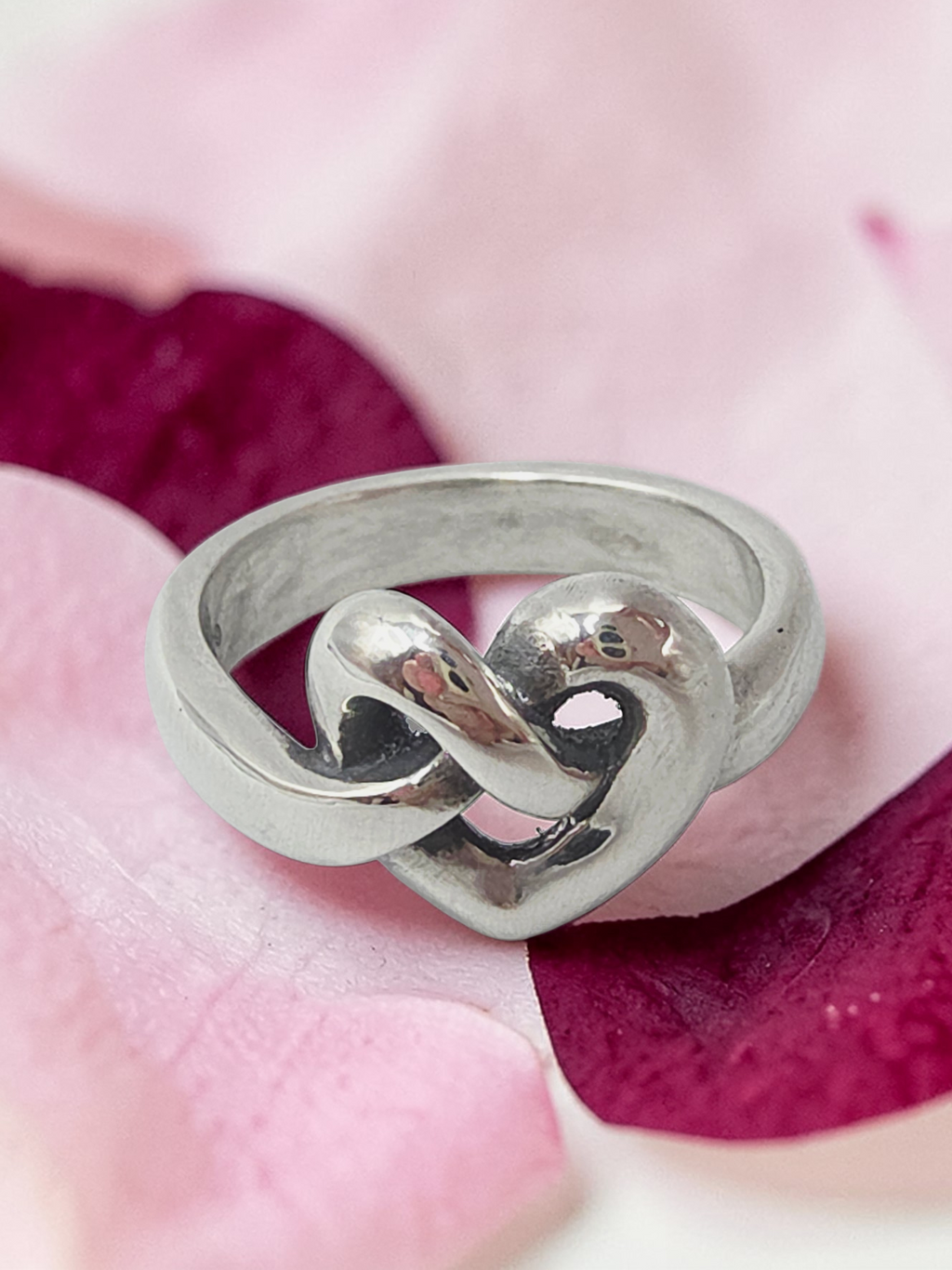 James Avery 925 Sterling Silver Heart Knot Ring - Size 6.25