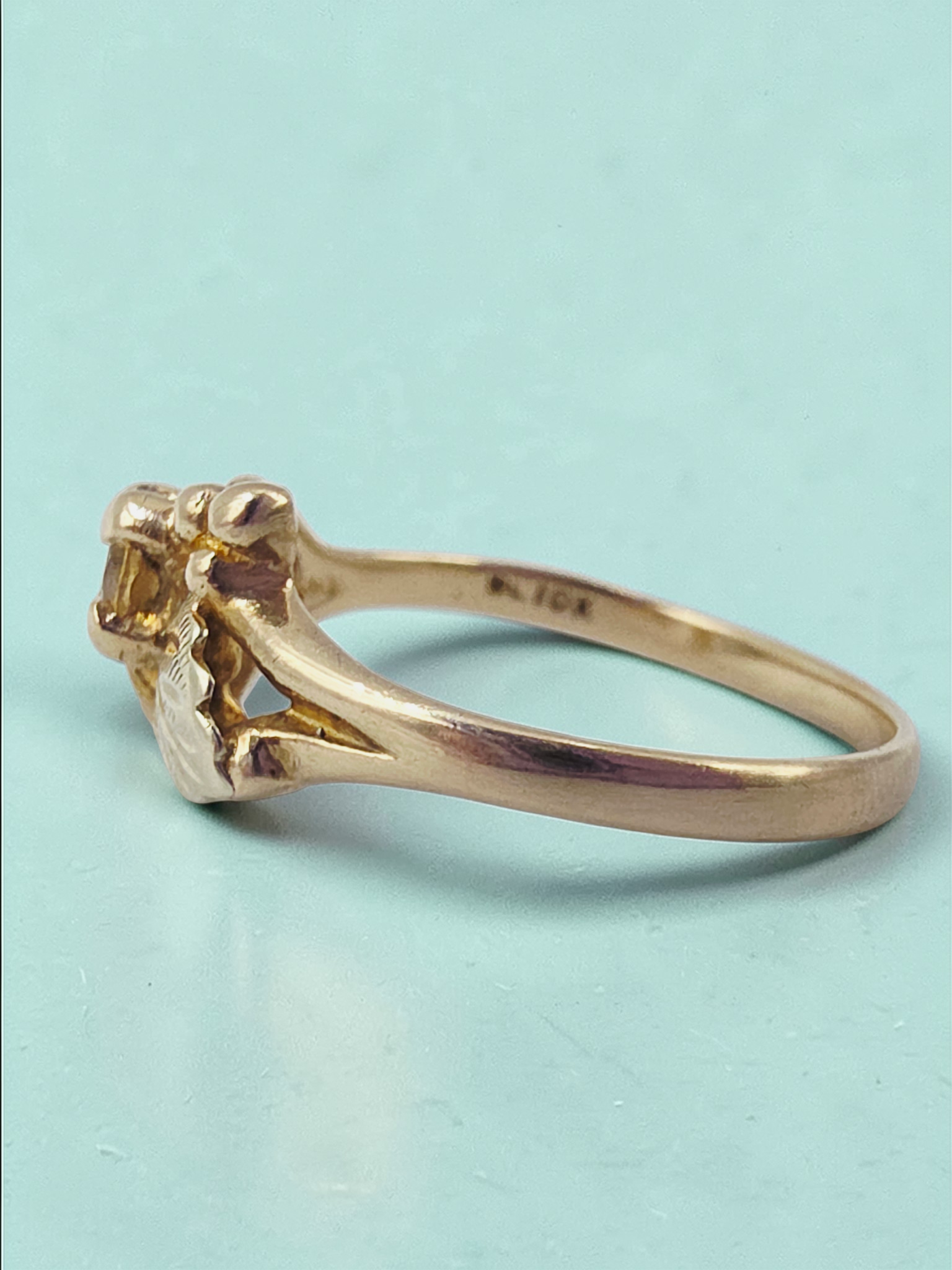 Black Hills Gold Solid 10K Ring with Citrine & 12K Leaf Accents - Size 6.75