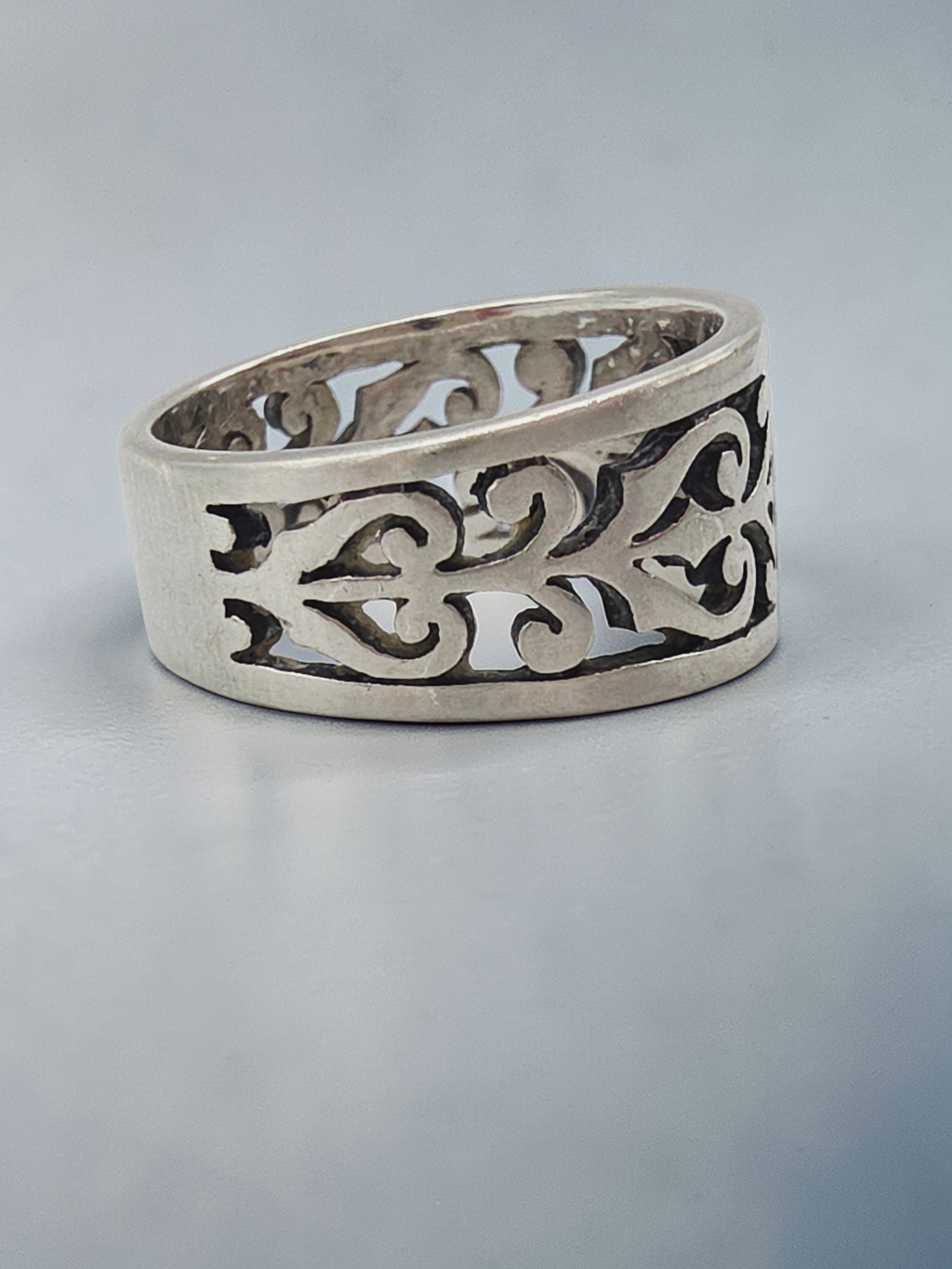 RETIRED James Avery Adorned Open Scrollwork Sterling Silver Ring Size 6
