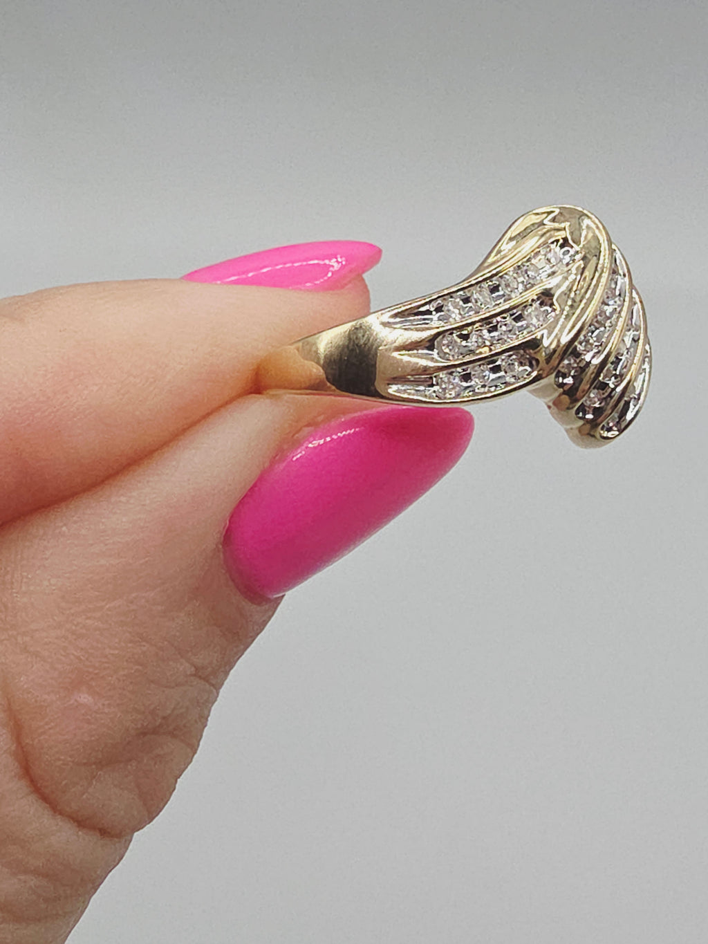 CRP Solid 10K Yellow Gold Diamond Ribbon Cocktail Ring – Size 6.75
