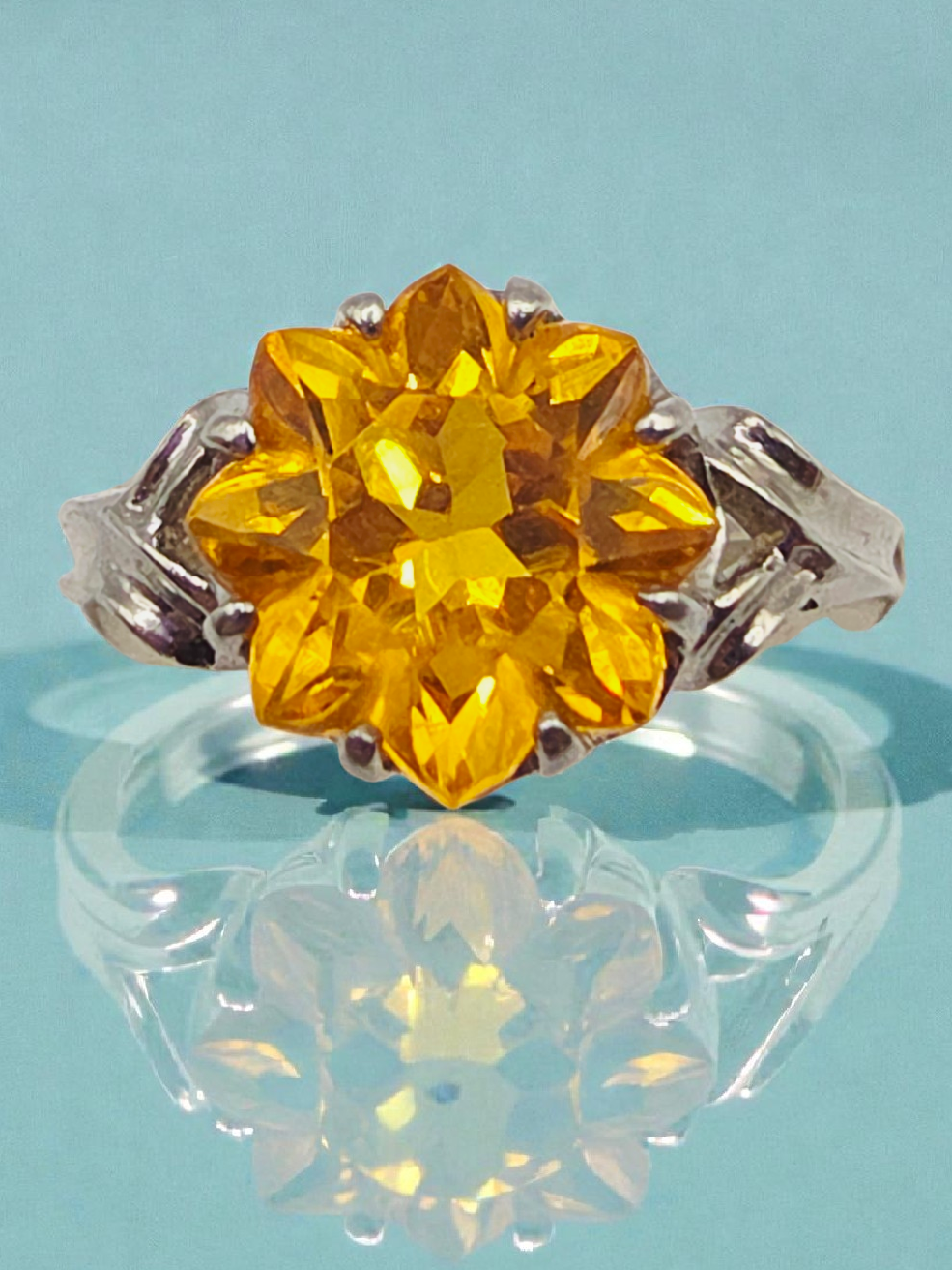 Solid 10K Gold Ring with Flower-Cut Golden Orange Canary Sapphire - Sz 7.5