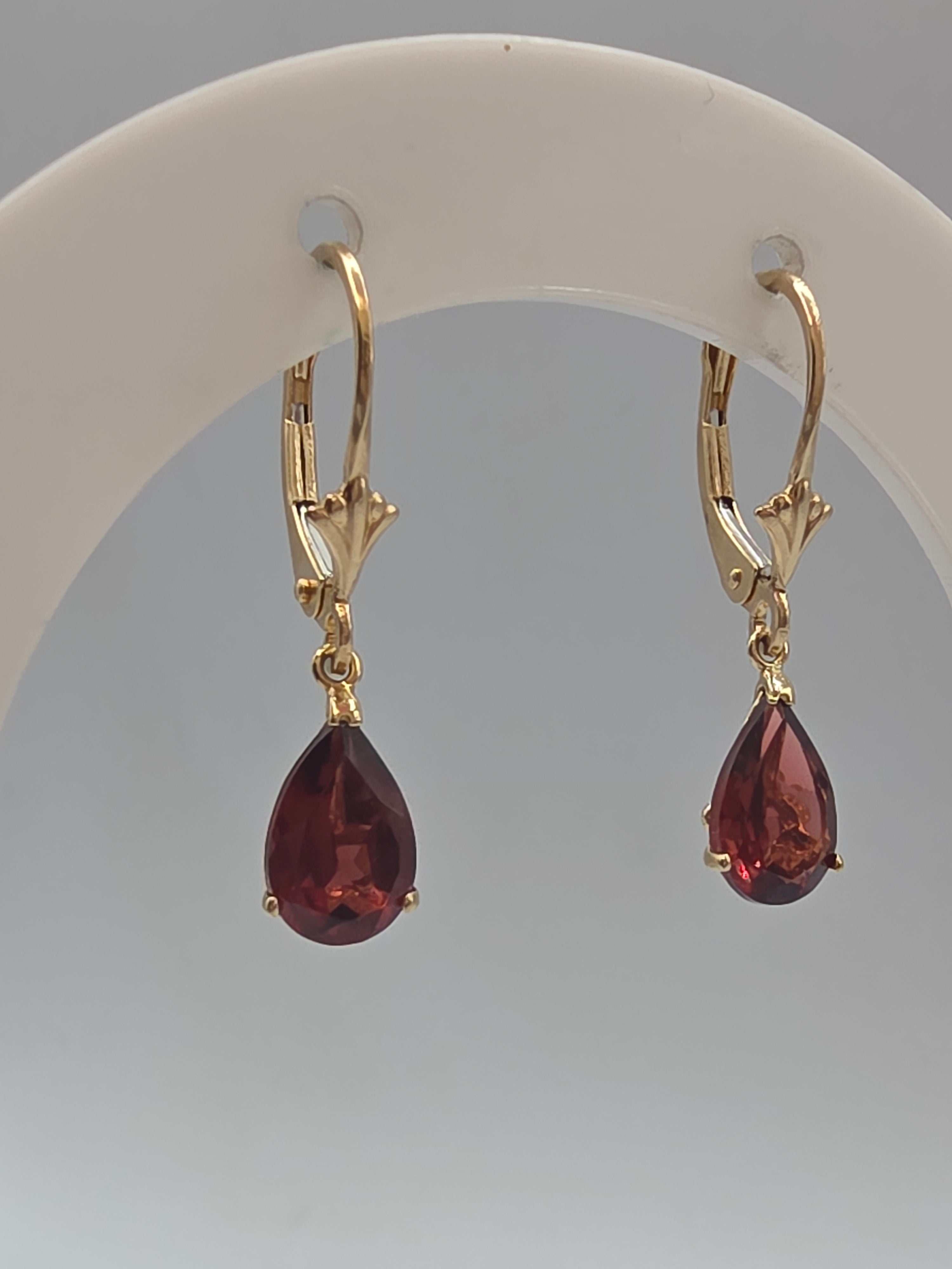 Solid 14K Yellow Gold Pear Cut Garnet Drop Dangle Earrings Leverback Floral