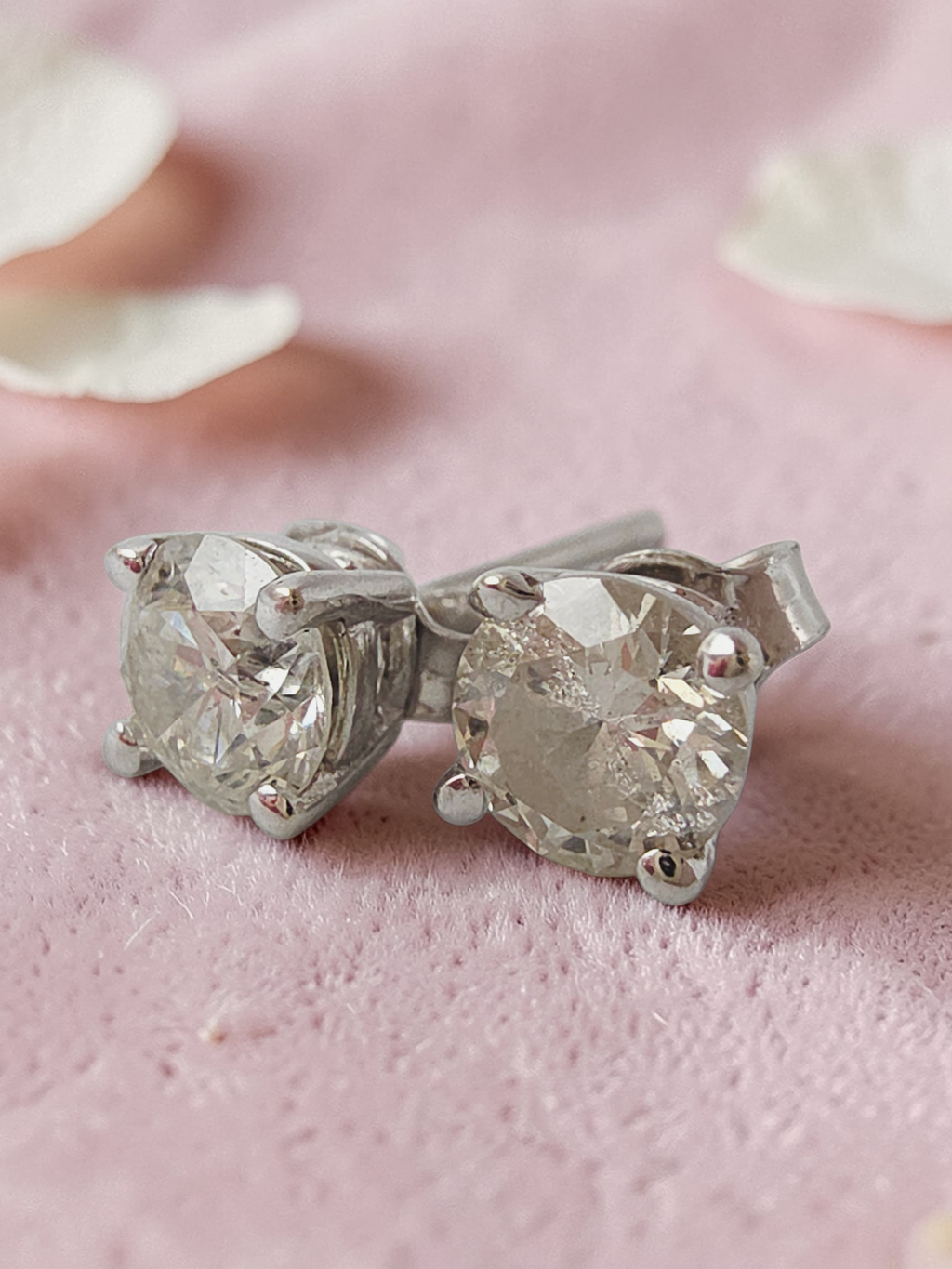Solid 14K White Gold Diamond Stud Earrings Round Brilliant