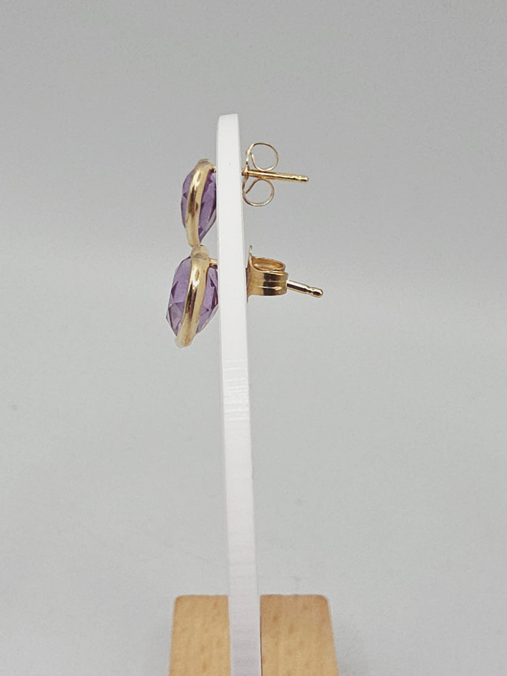 Solid 14K Yellow Gold Stud Earrings with Heart-Cut Amethyst
