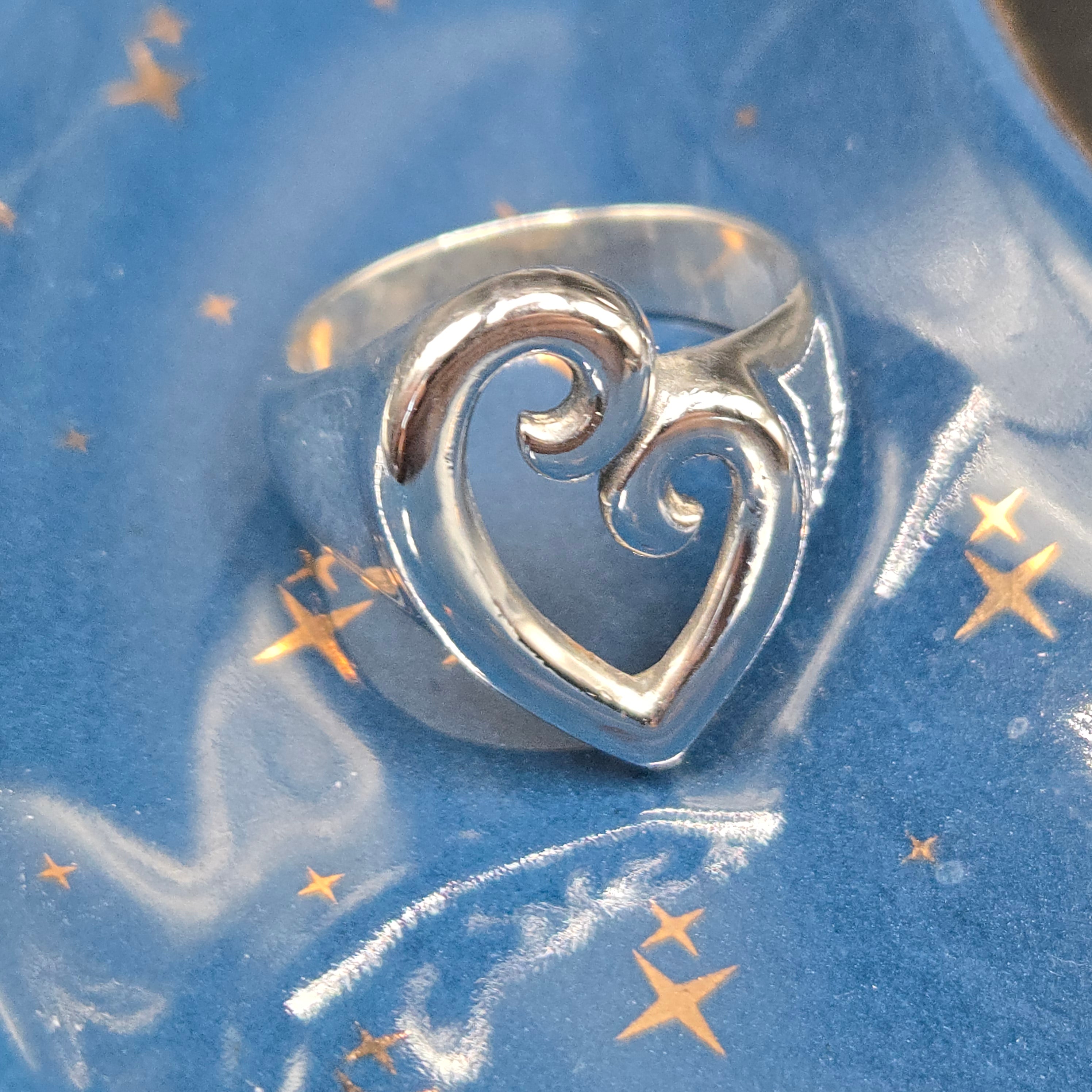 James Avery Mothers Love Sterling Silver Ring, Heart Scroll Design, Size 7.25